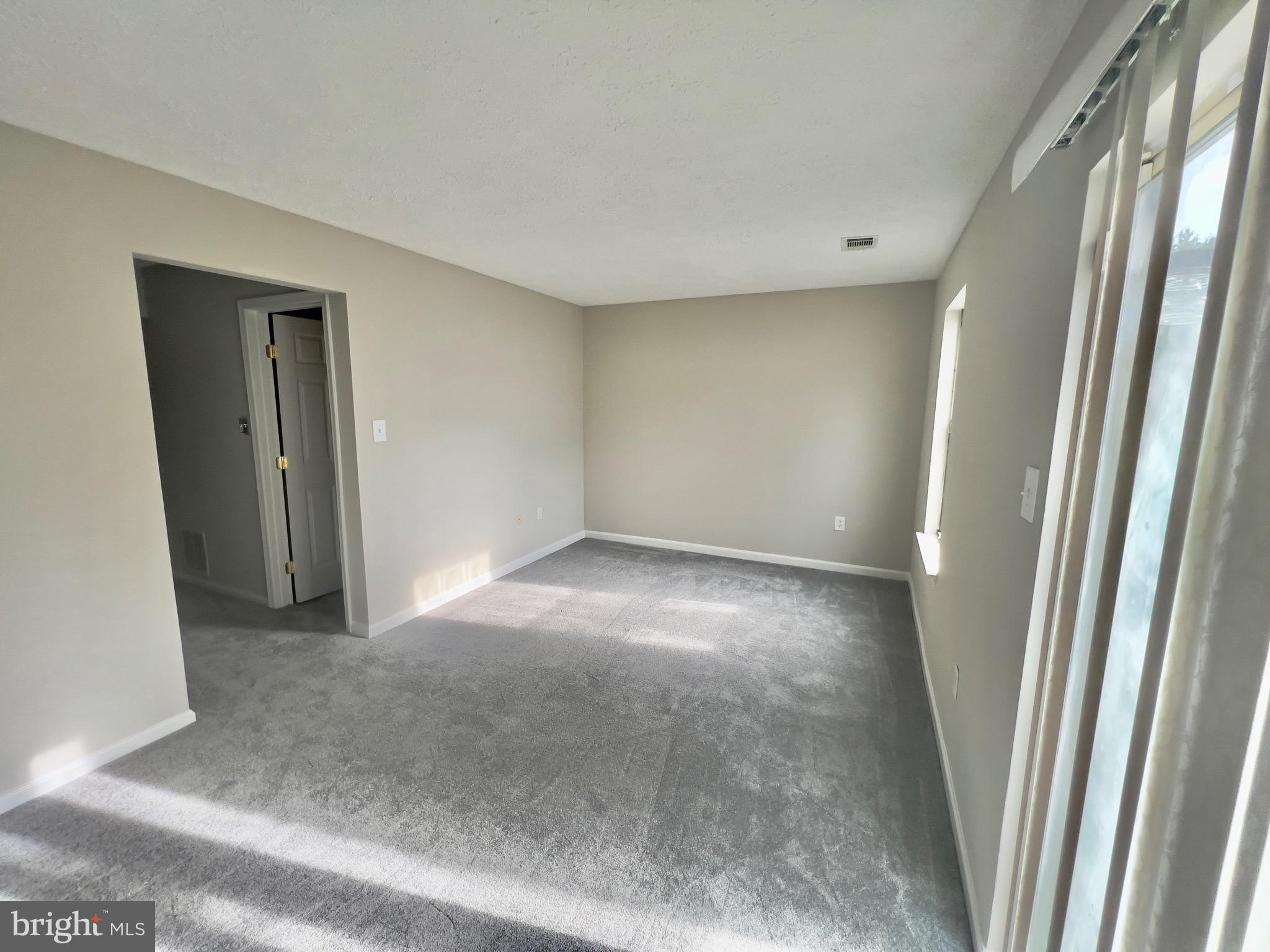 RIVERSIDE RUN IND HEAD - Residential