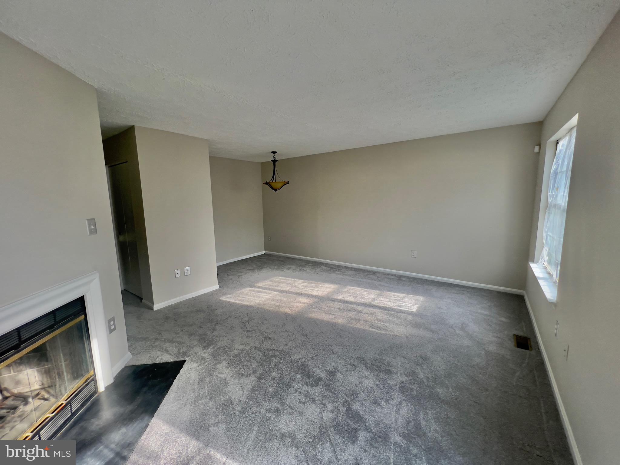 RIVERSIDE RUN IND HEAD - Residential