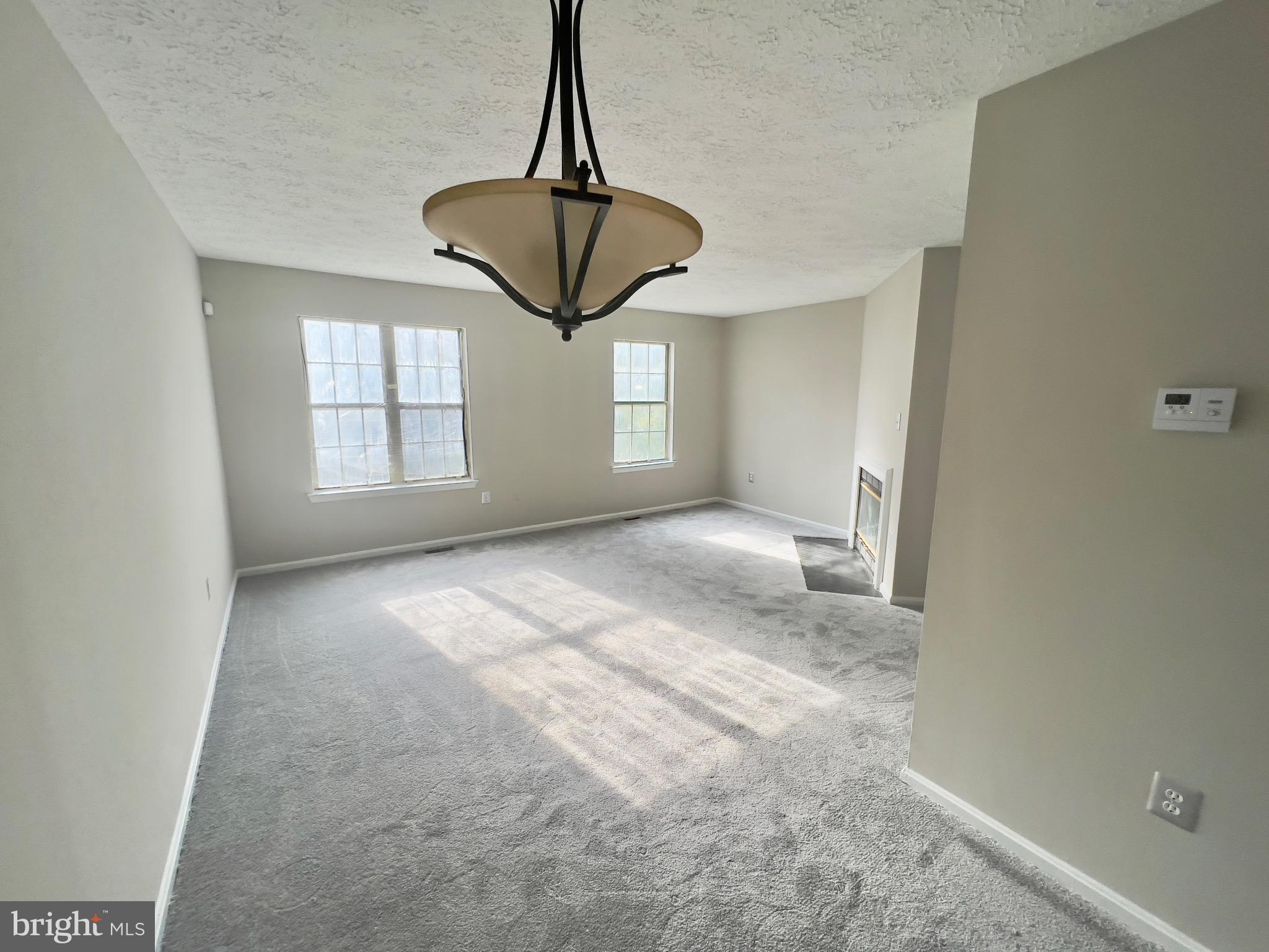 RIVERSIDE RUN IND HEAD - Residential