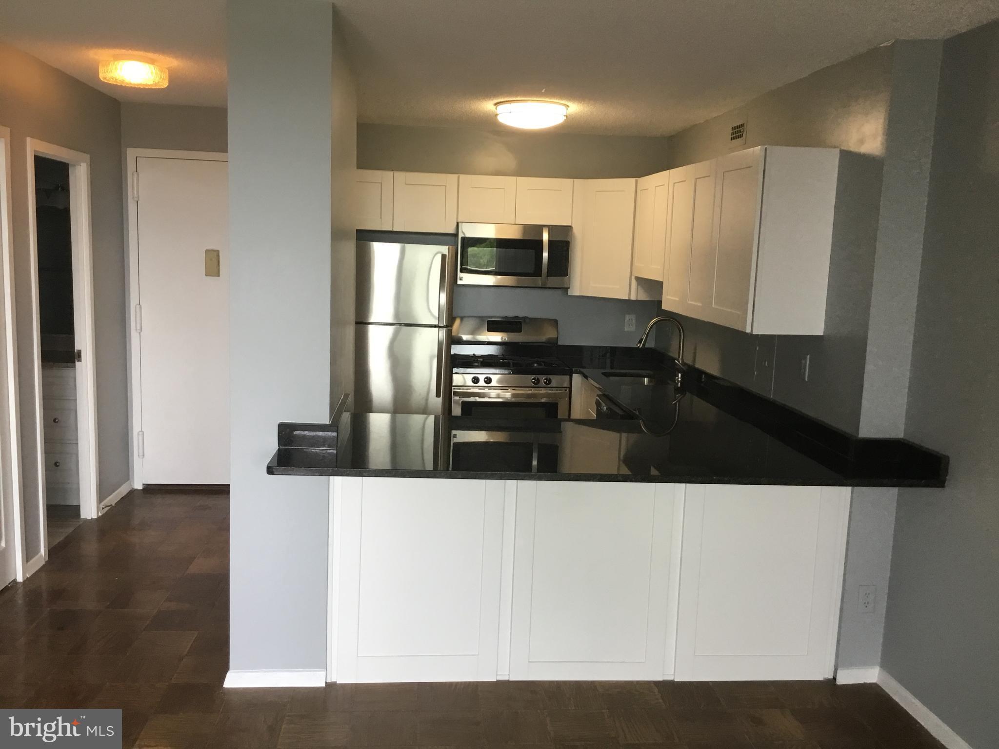PROMENADE TOWERS - Residential Lease