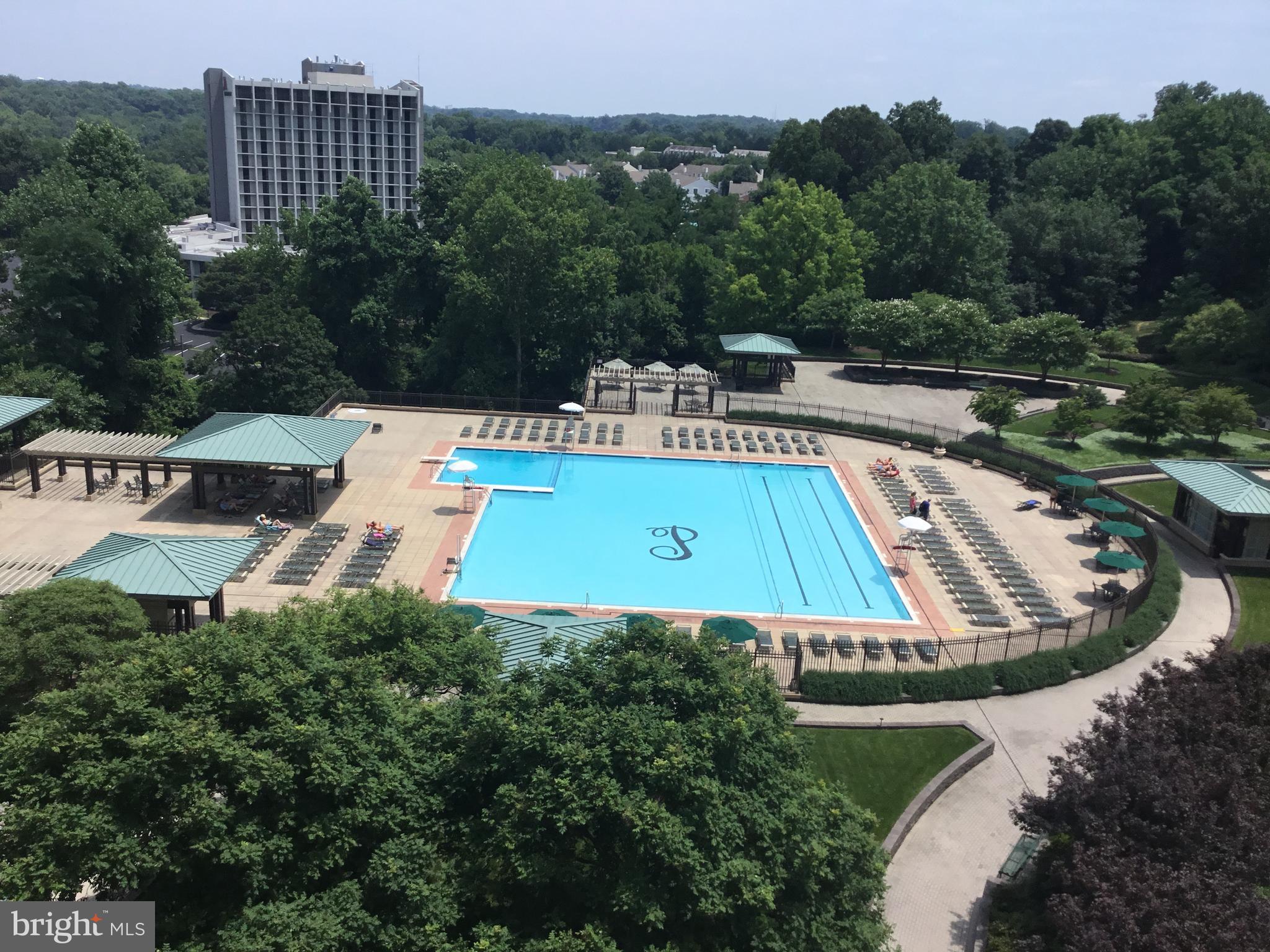 PROMENADE TOWERS - Residential Lease