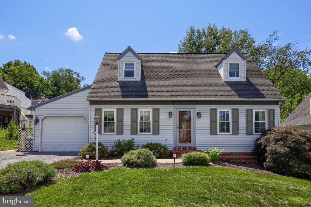 Photo of 209 Yorkshire Way, MOUNTVILLE, PA 17554 (MLS # PALA2093230)