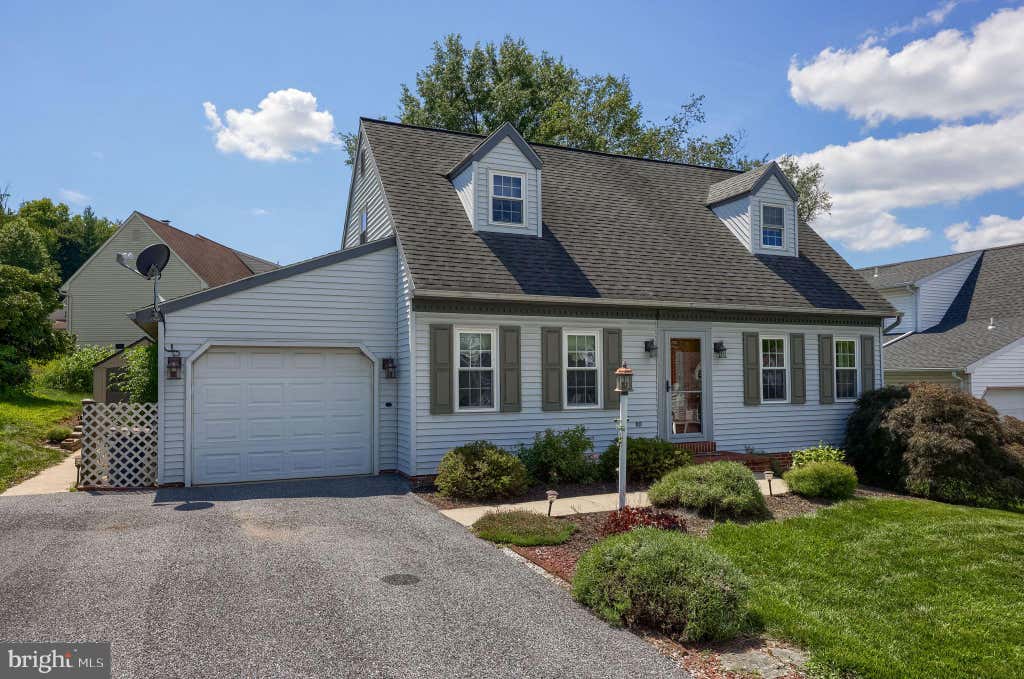 Photo of 209 Yorkshire Way, MOUNTVILLE, PA 17554 (MLS # PALA2093230)