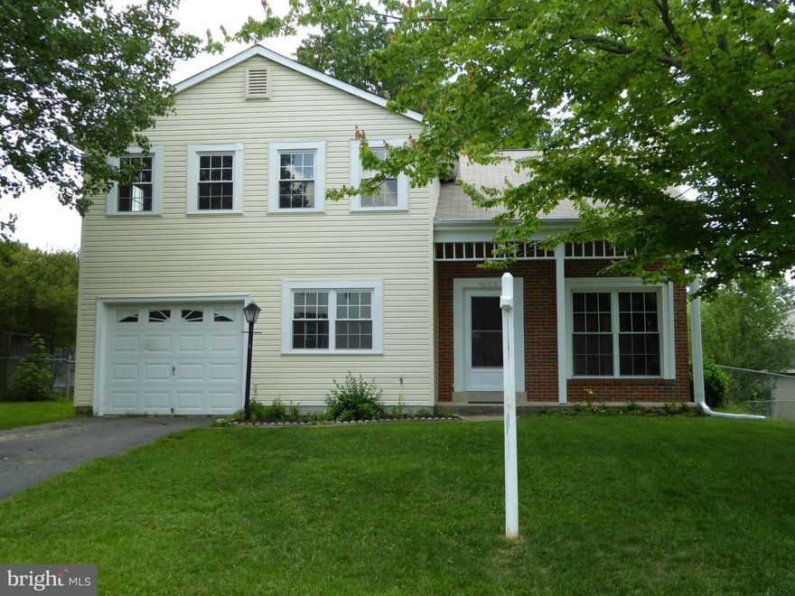 Cute as a button and ready for new owners. This house has a new kitchen w beautiful granite, cabinets, appliances are SS and new floor,  New carpet.  Master Bath has double sinks, FP in 2 story LR, Garage with storage and nice flat fenced yard.  Main level has 4th BR w closet and full window Loft area overlooks the two story living room.This home also has a huge FR on Main Level. ANXIOUS SELLER