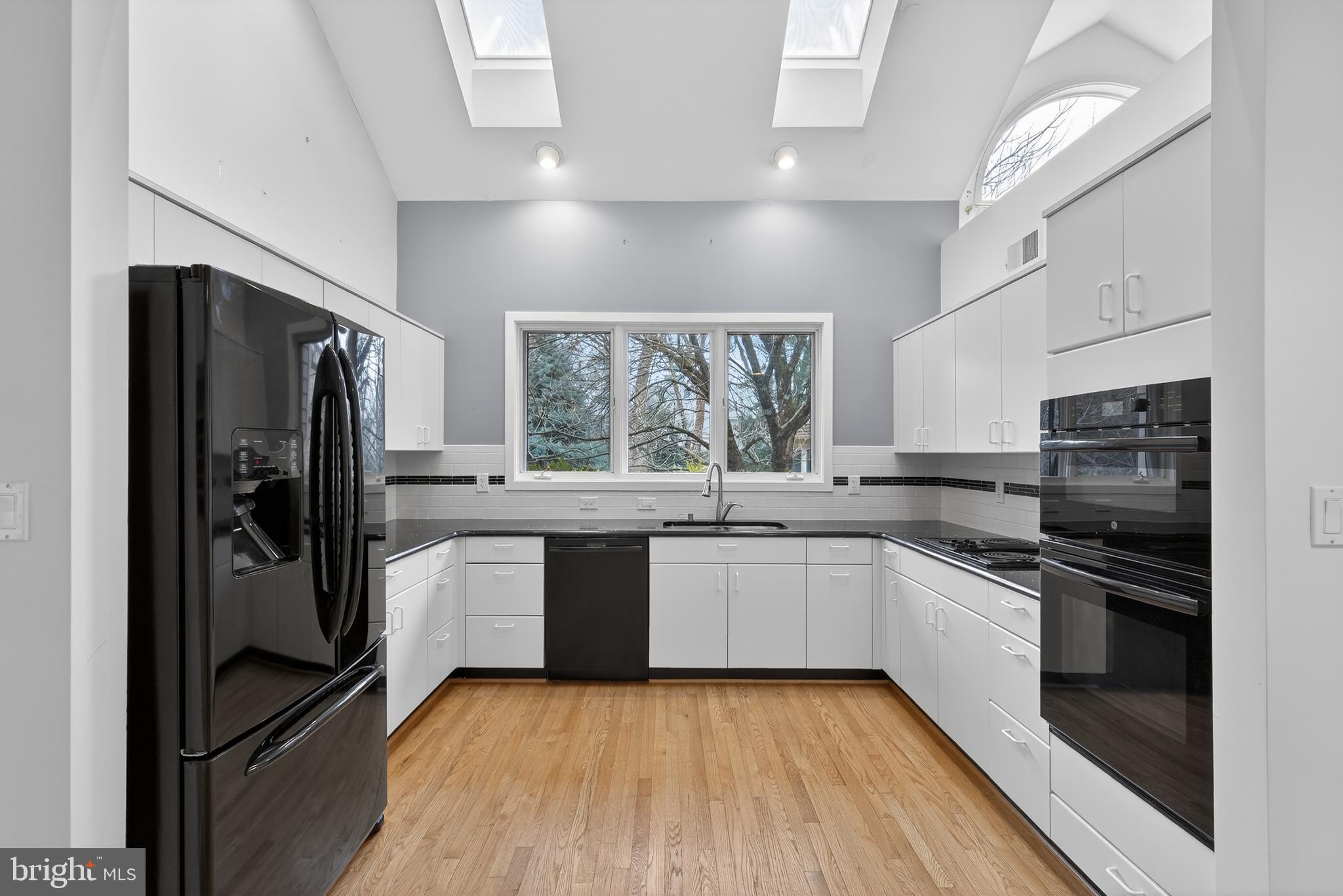 RESTON - Residential