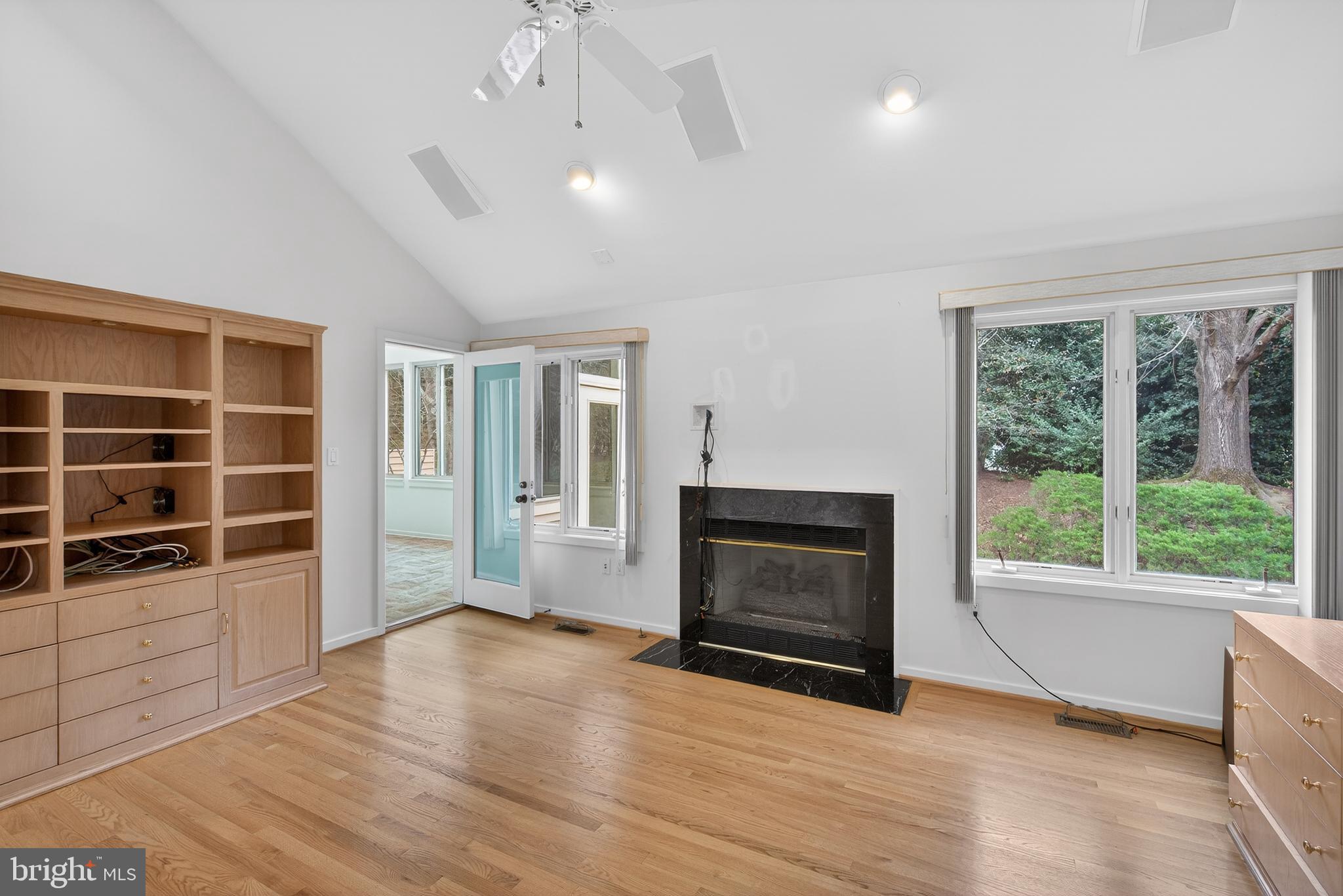 RESTON - Residential