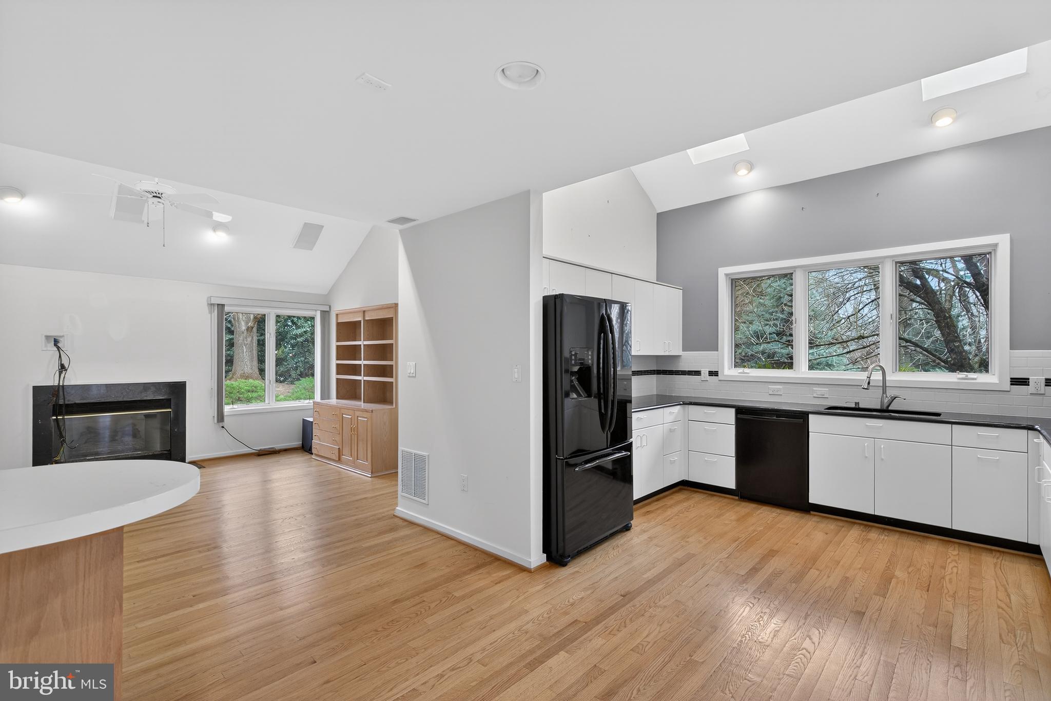 RESTON - Residential