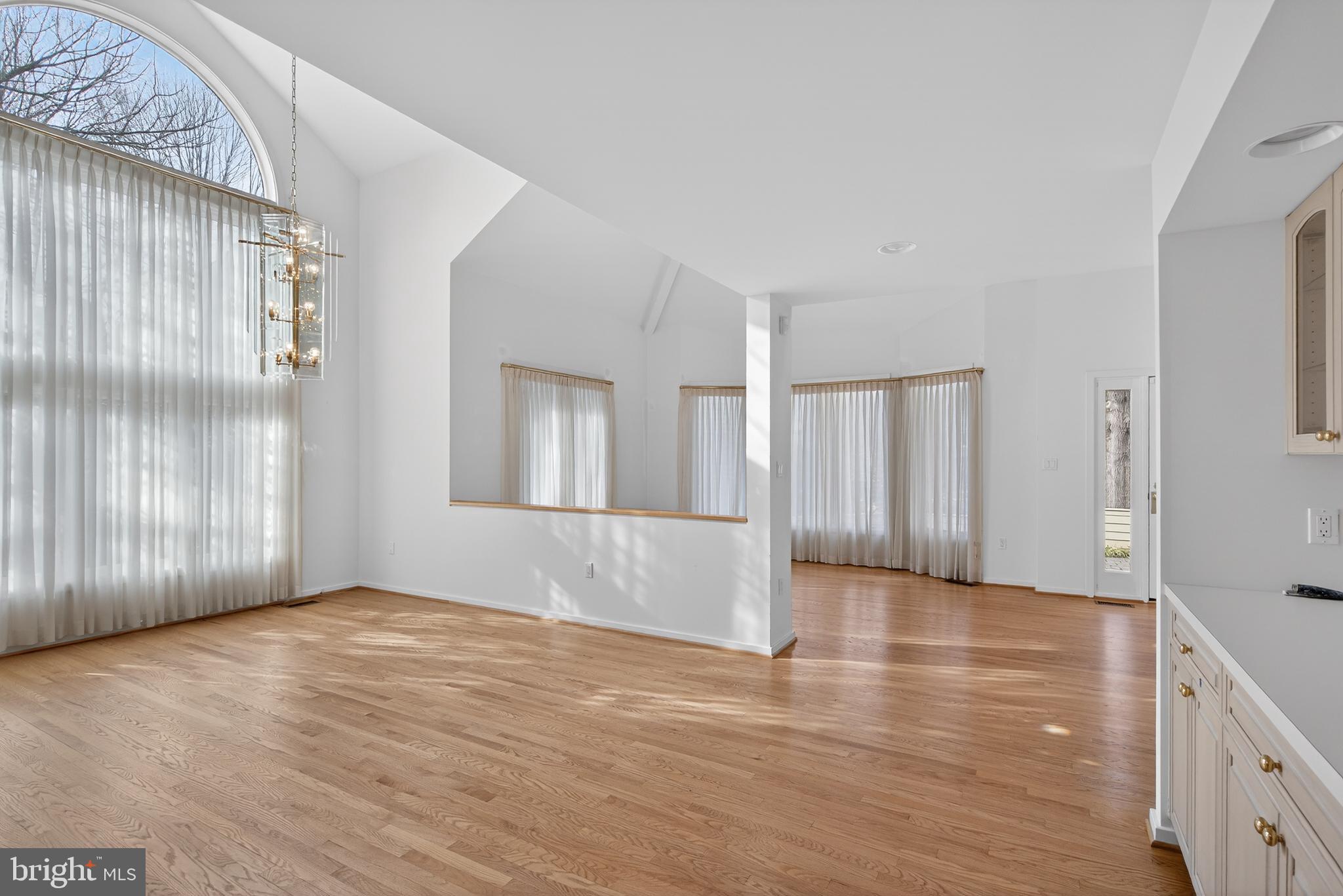 RESTON - Residential