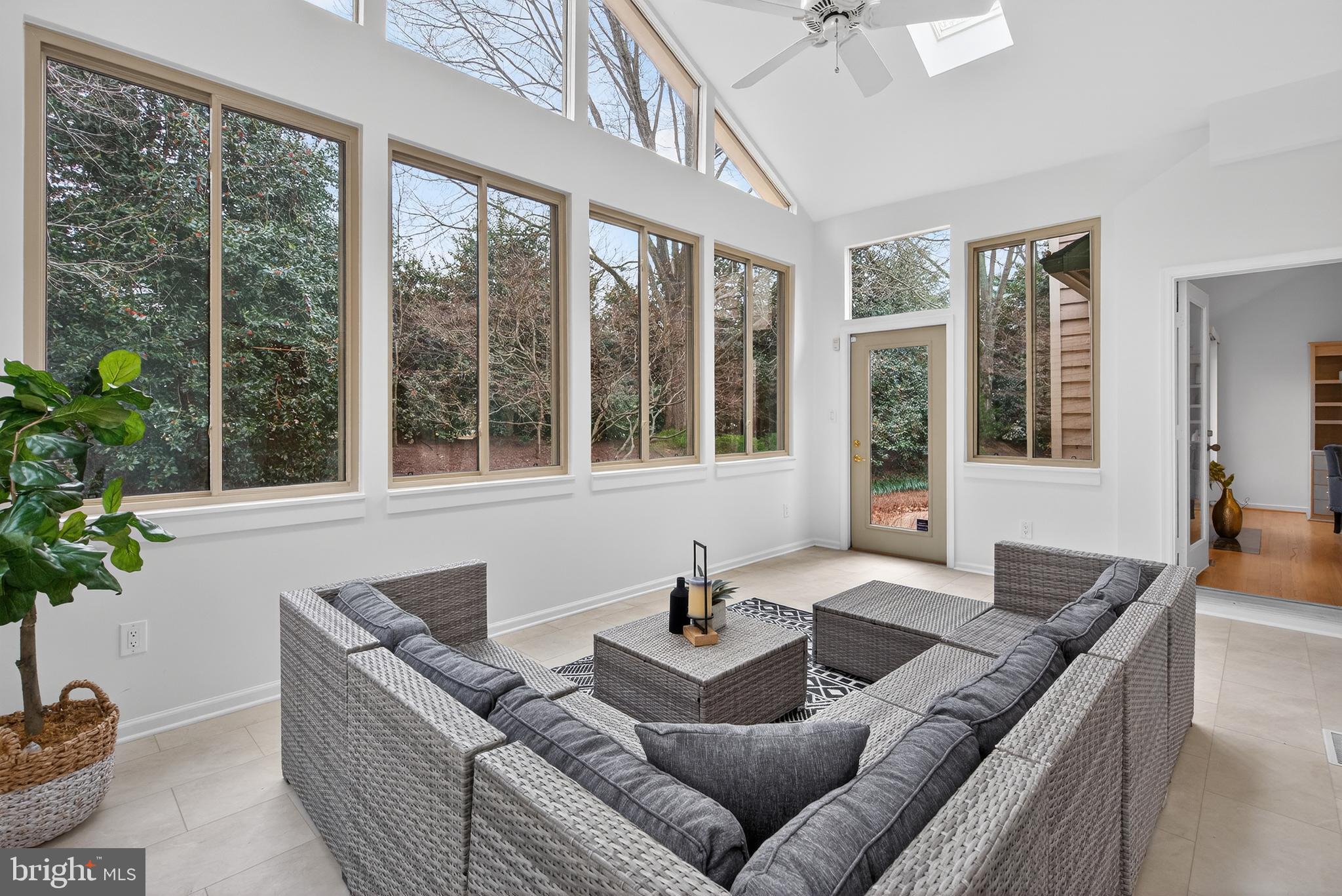 RESTON - Residential