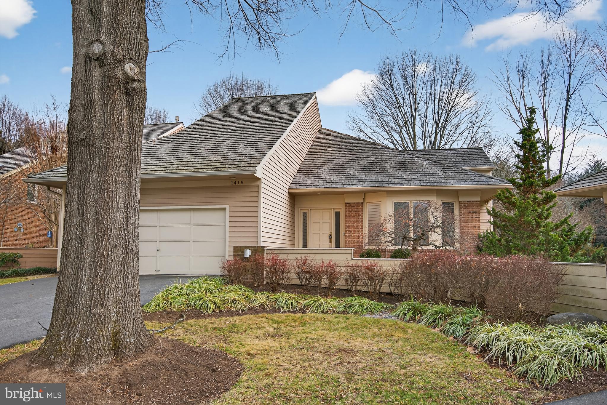 RESTON - Residential