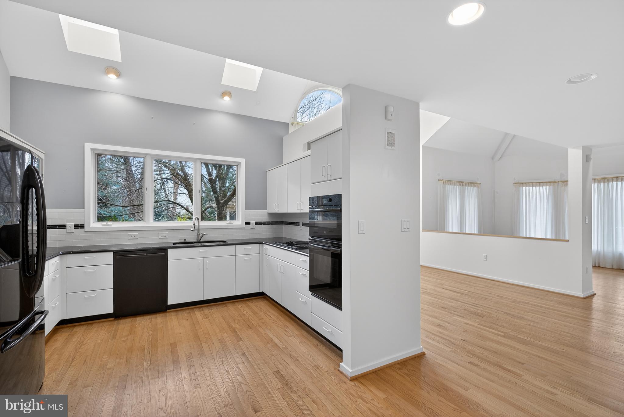 RESTON - Residential