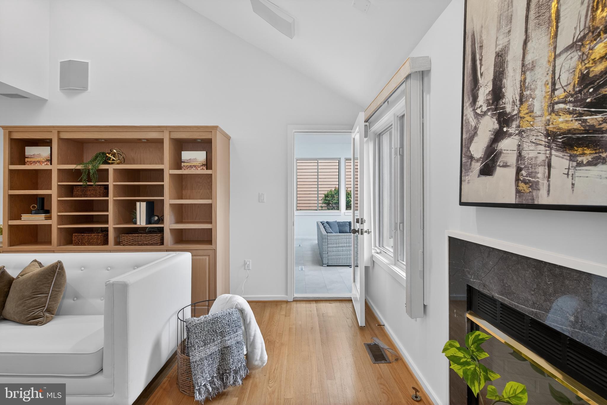 RESTON - Residential