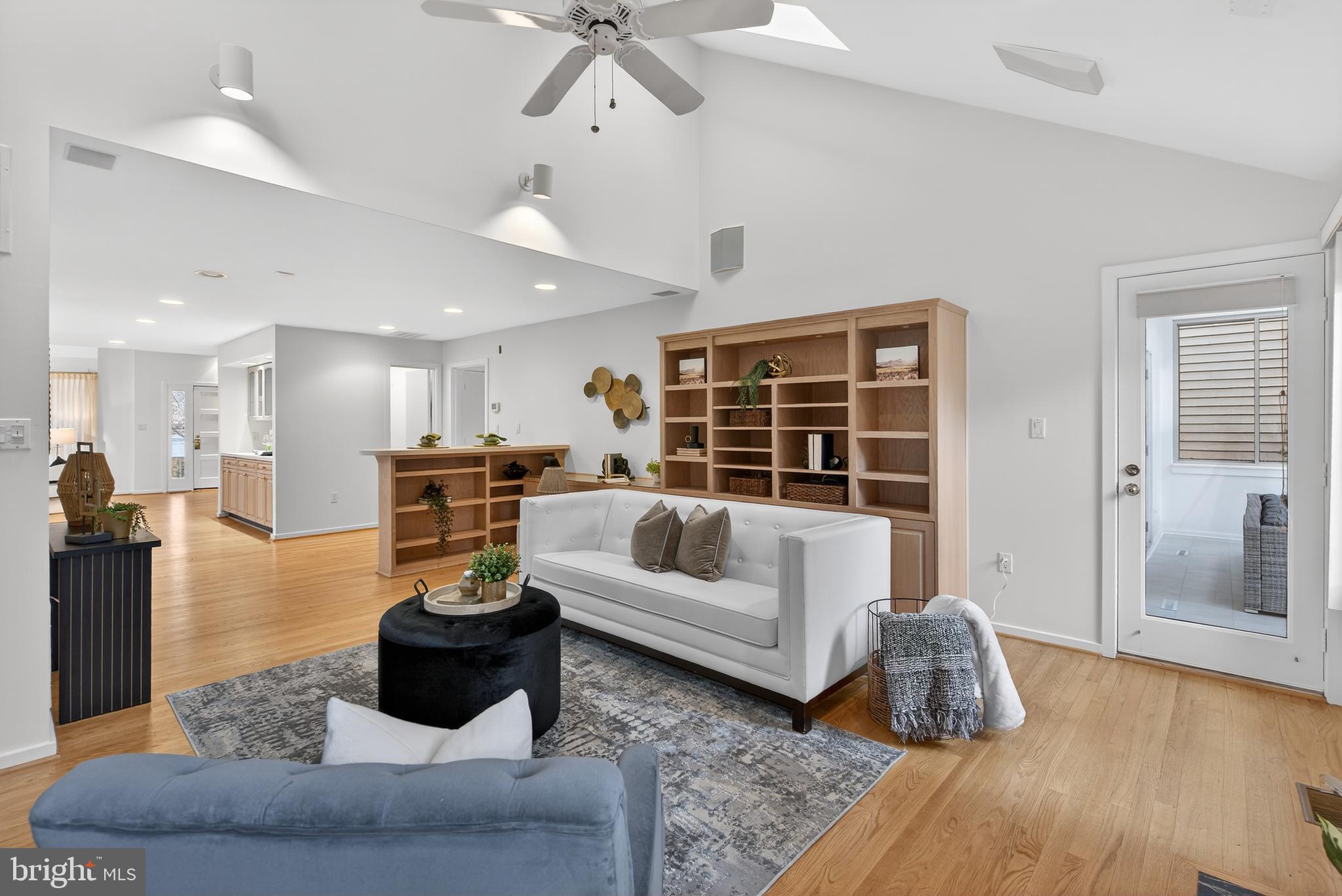 RESTON - Residential