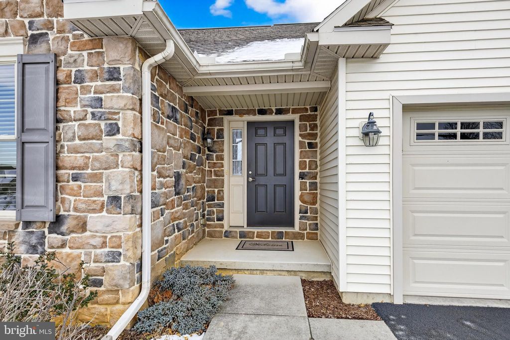 Photo of 5315 Oak Leaf Drive, MOUNT JOY, PA 17552 (MLS # PALA2079308)