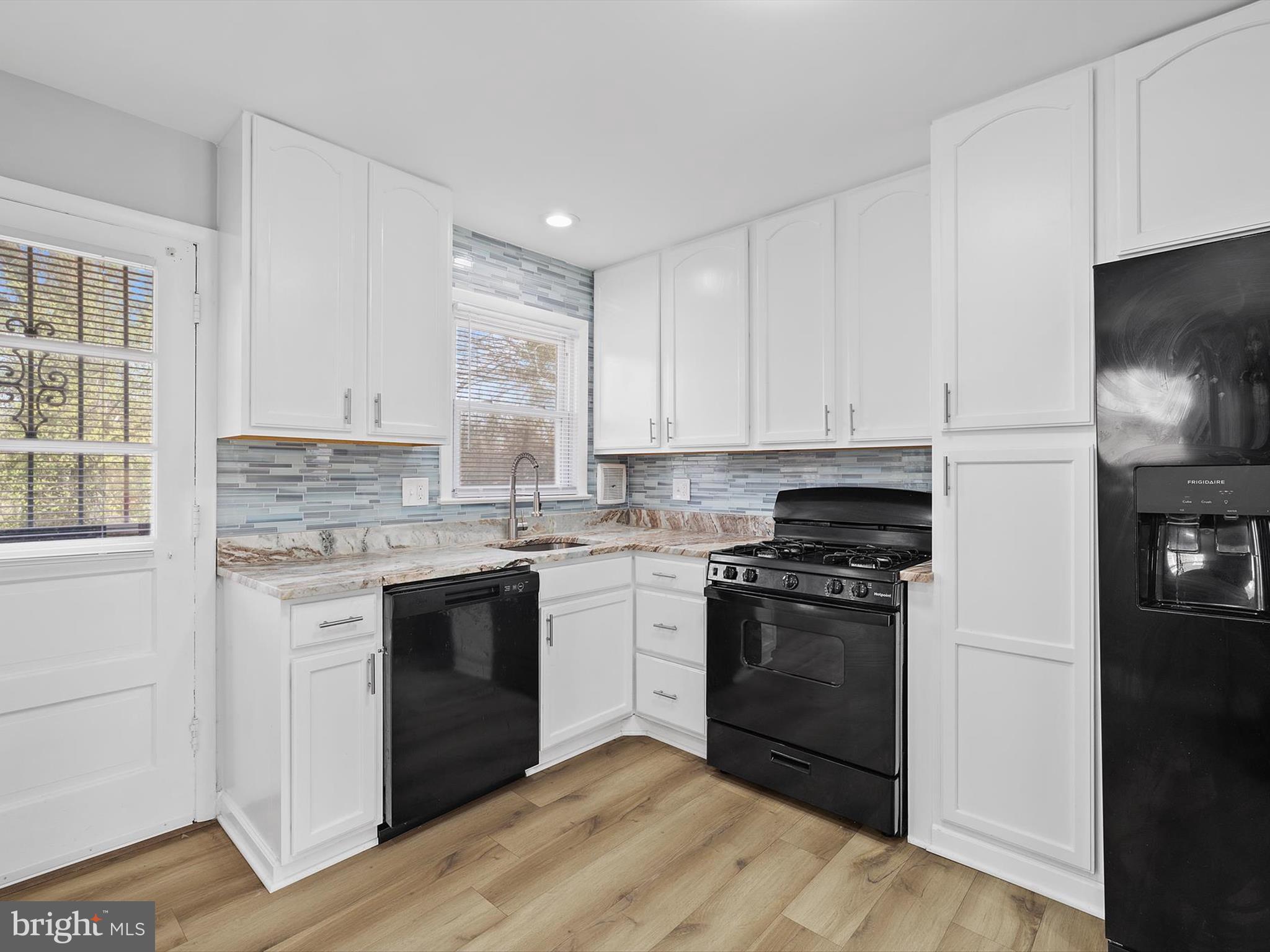 RIVER RIDGE - Residential