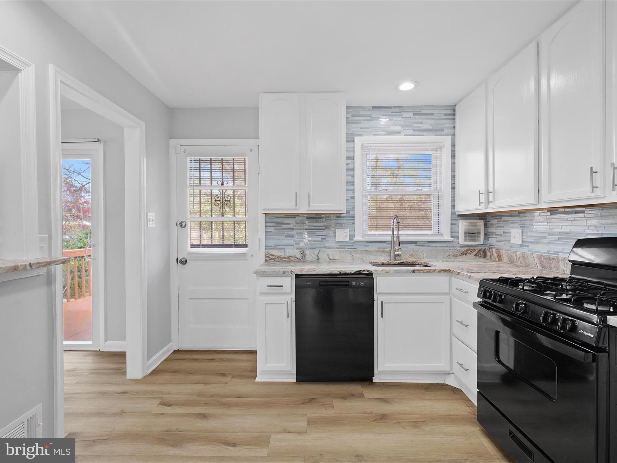 RIVER RIDGE - Residential