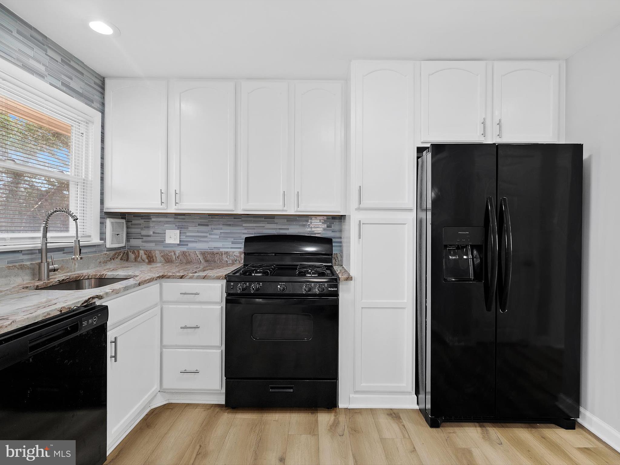 RIVER RIDGE - Residential