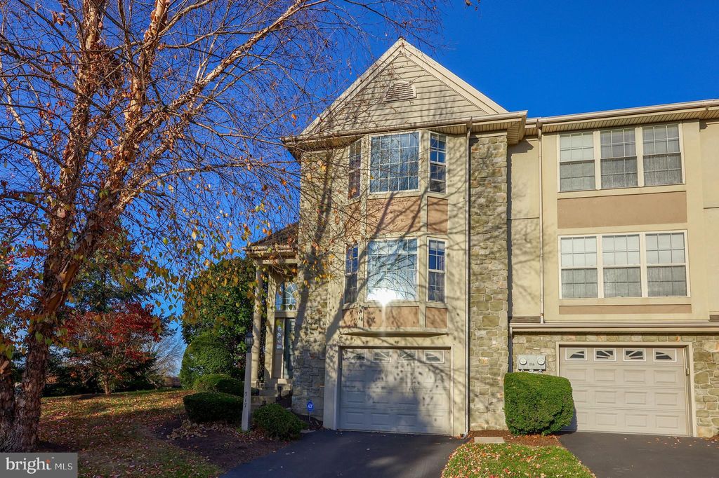 Photo of 717 ROYAL VIEW DR, LANCASTER, PA 17601 (MLS # PALA2030022)