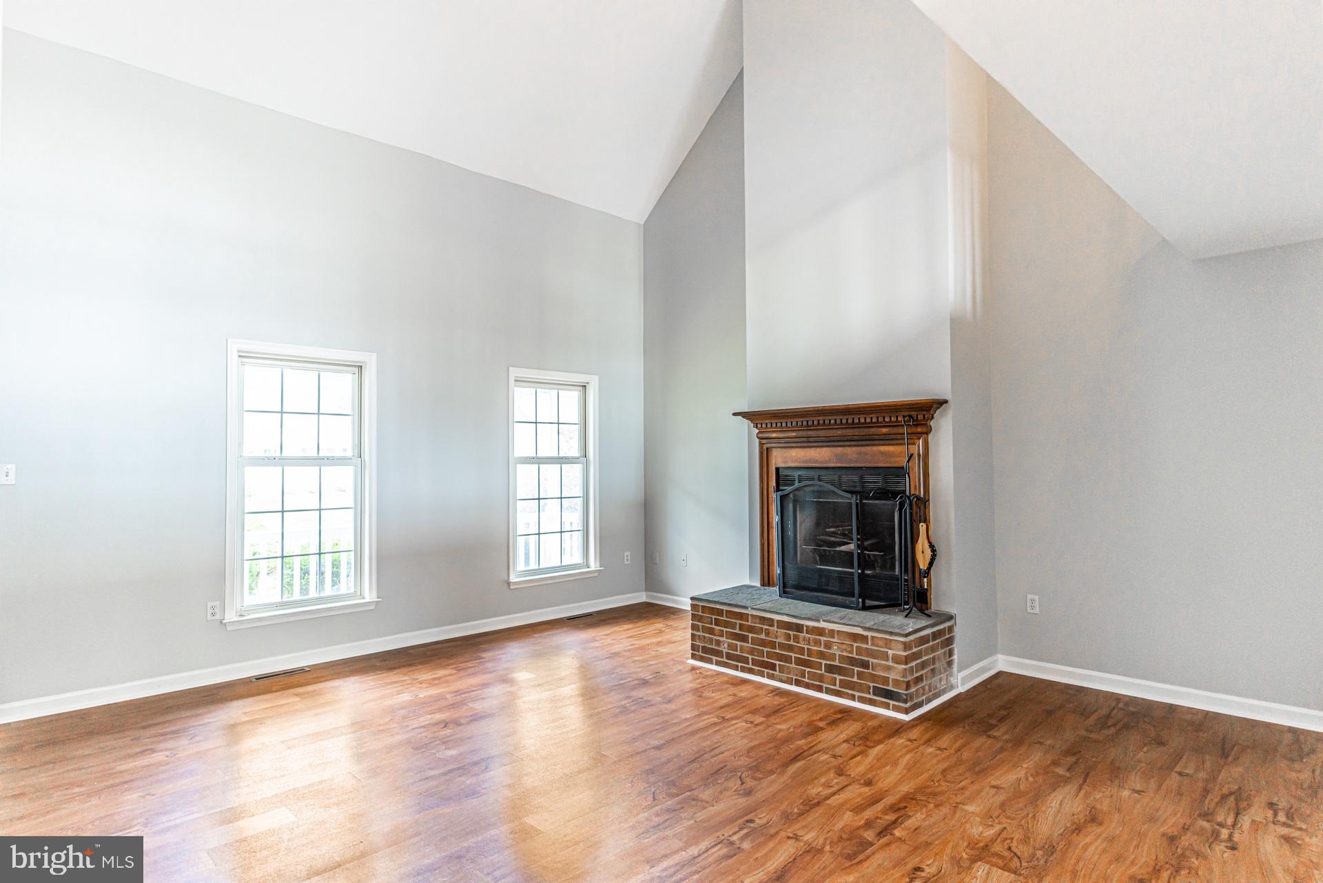 WILLIAMSBURG - Residential Lease