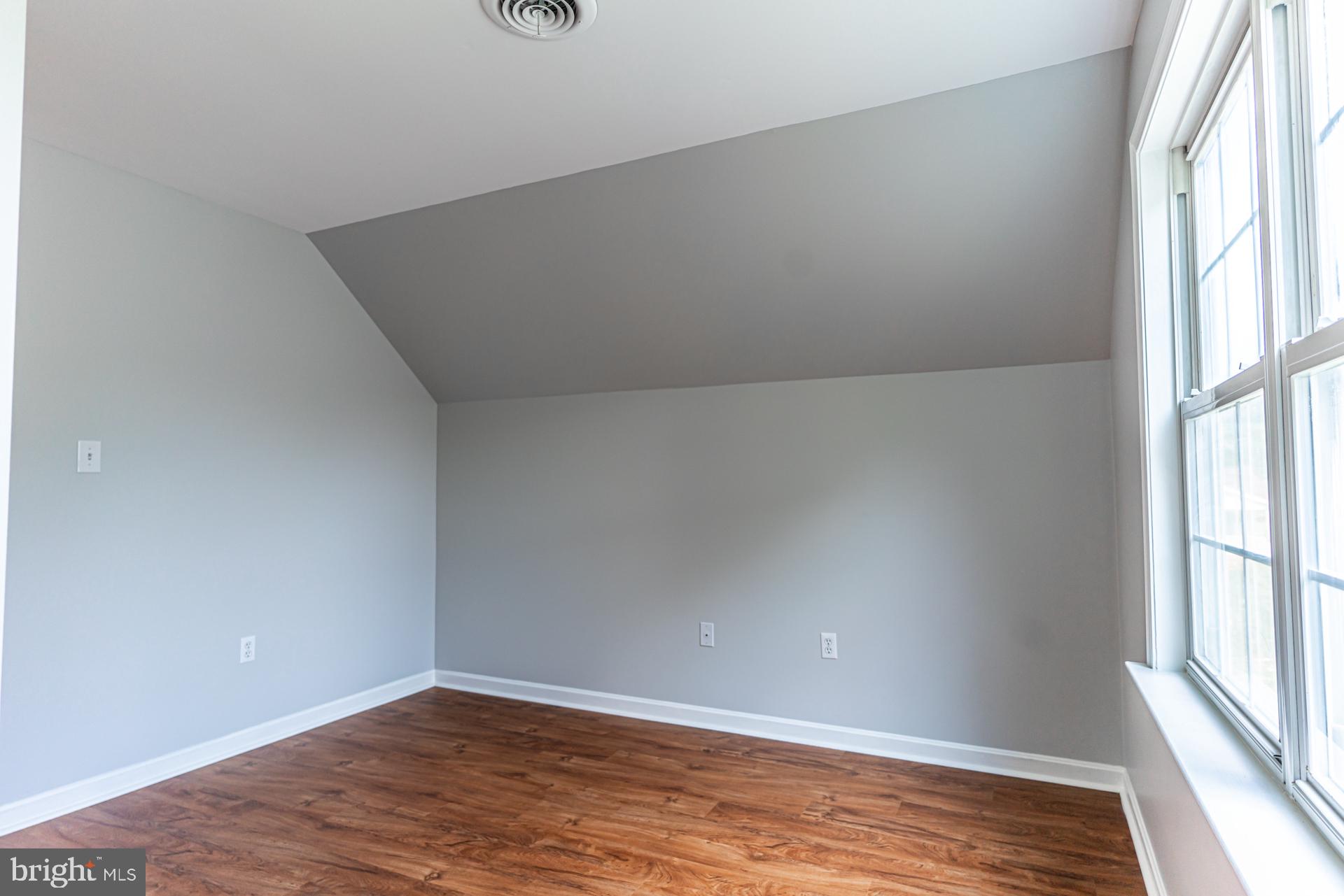 WILLIAMSBURG - Residential Lease