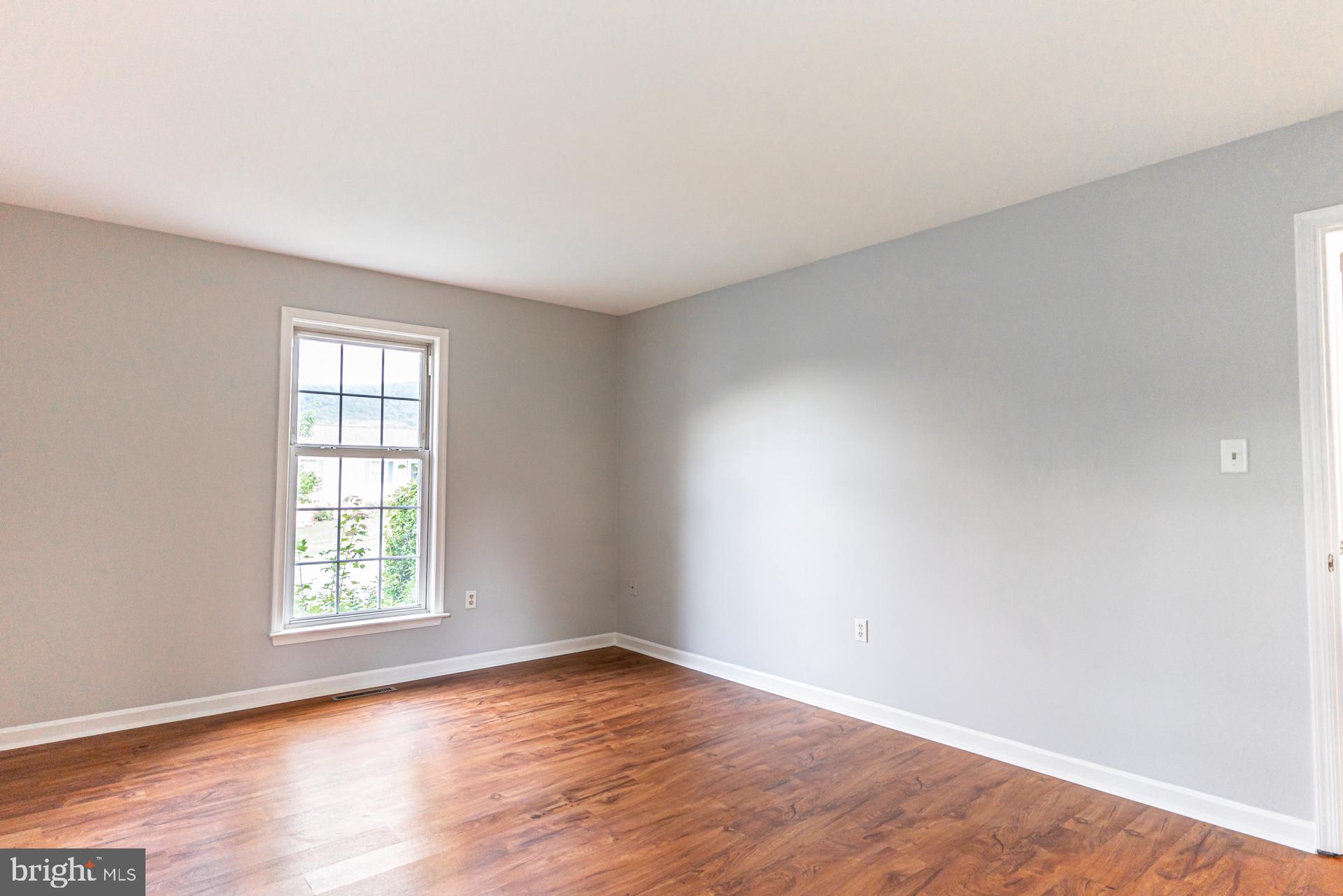 WILLIAMSBURG - Residential Lease