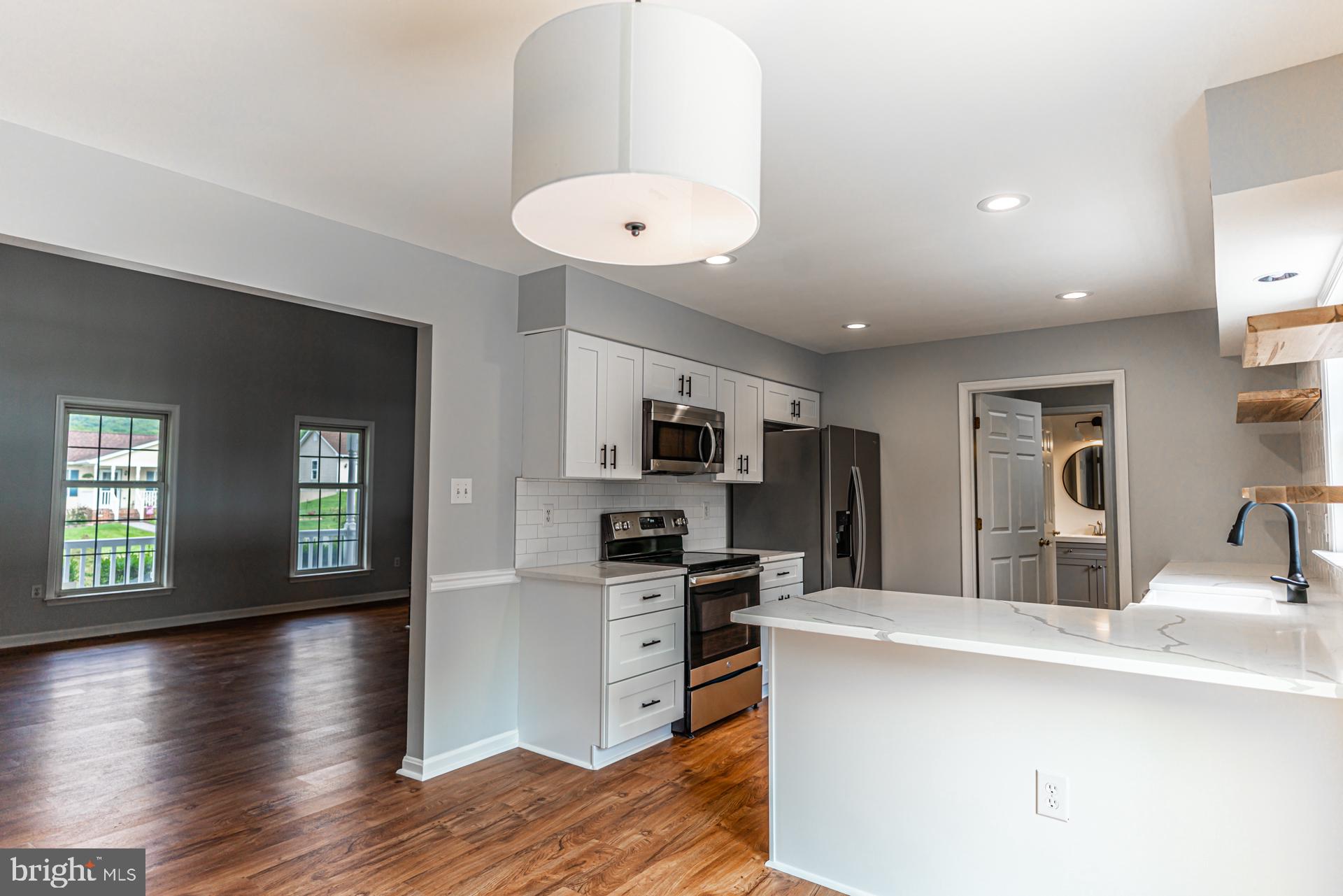 WILLIAMSBURG - Residential Lease