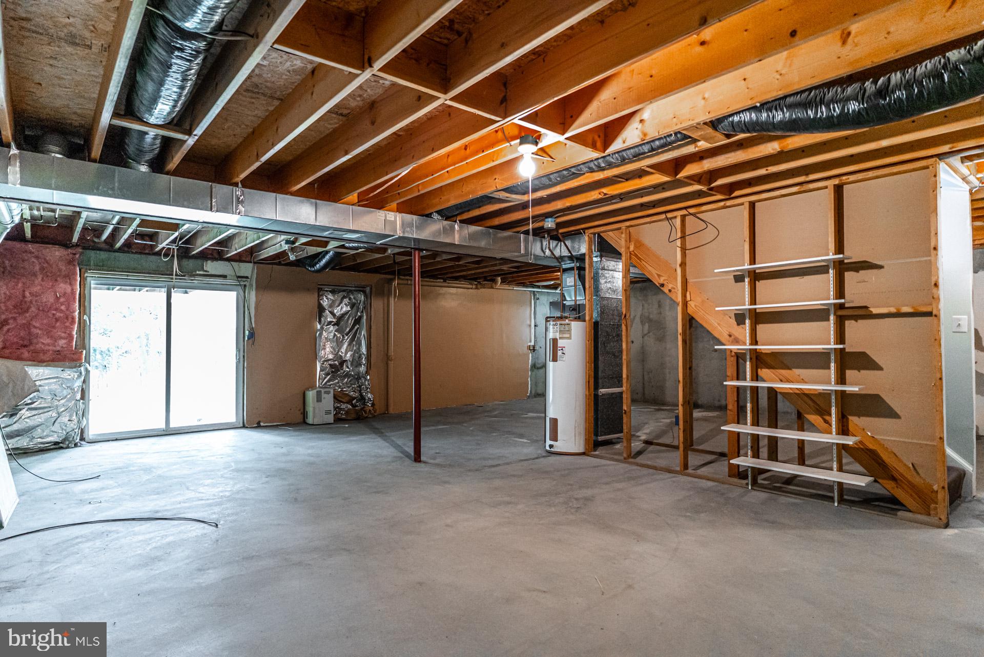 WILLIAMSBURG - Residential Lease