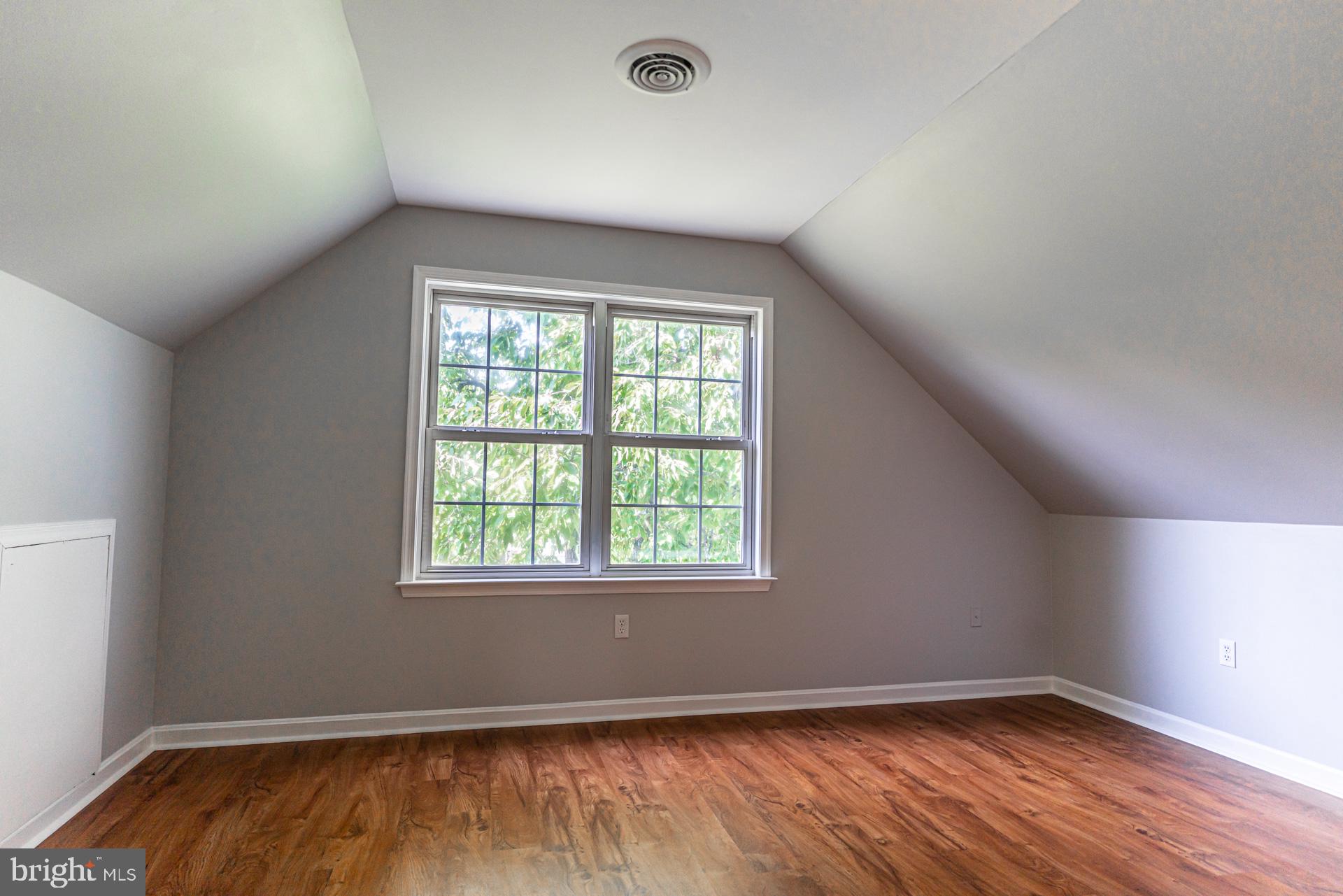 WILLIAMSBURG - Residential Lease