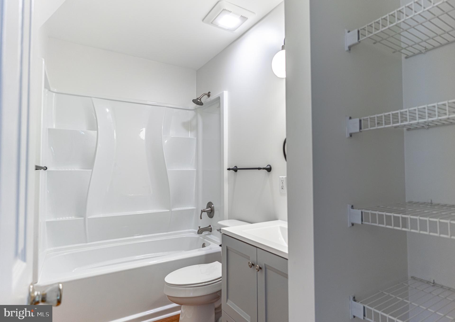 WILLIAMSBURG - Residential Lease