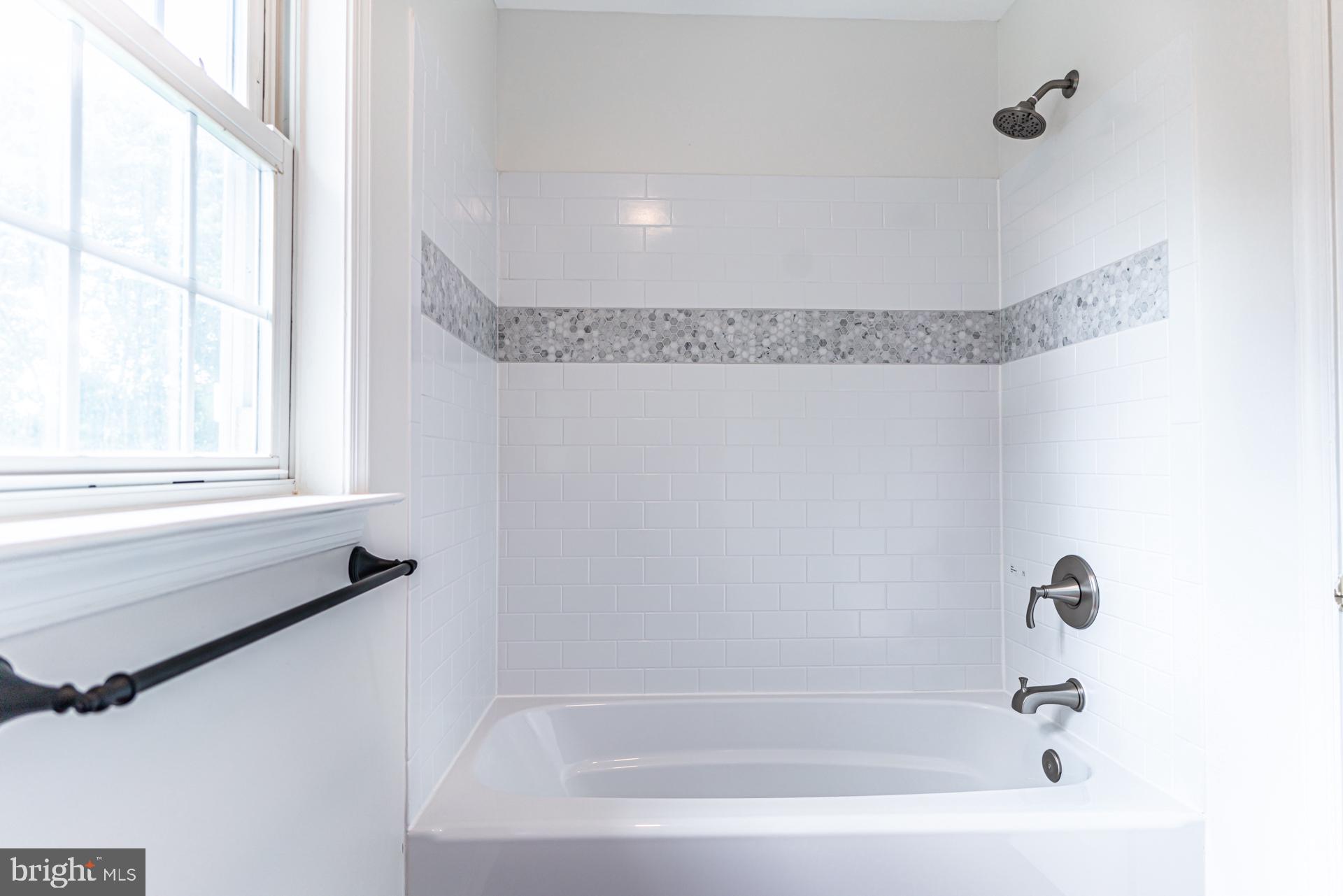 WILLIAMSBURG - Residential Lease