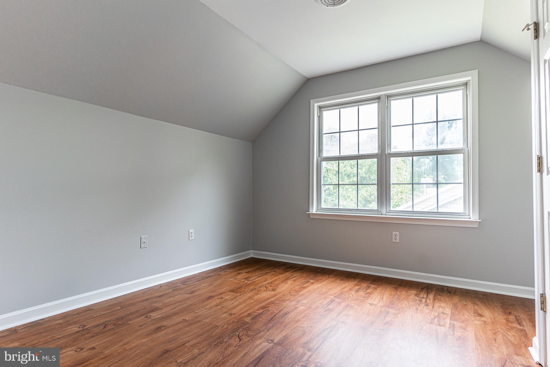 WILLIAMSBURG - Residential Lease