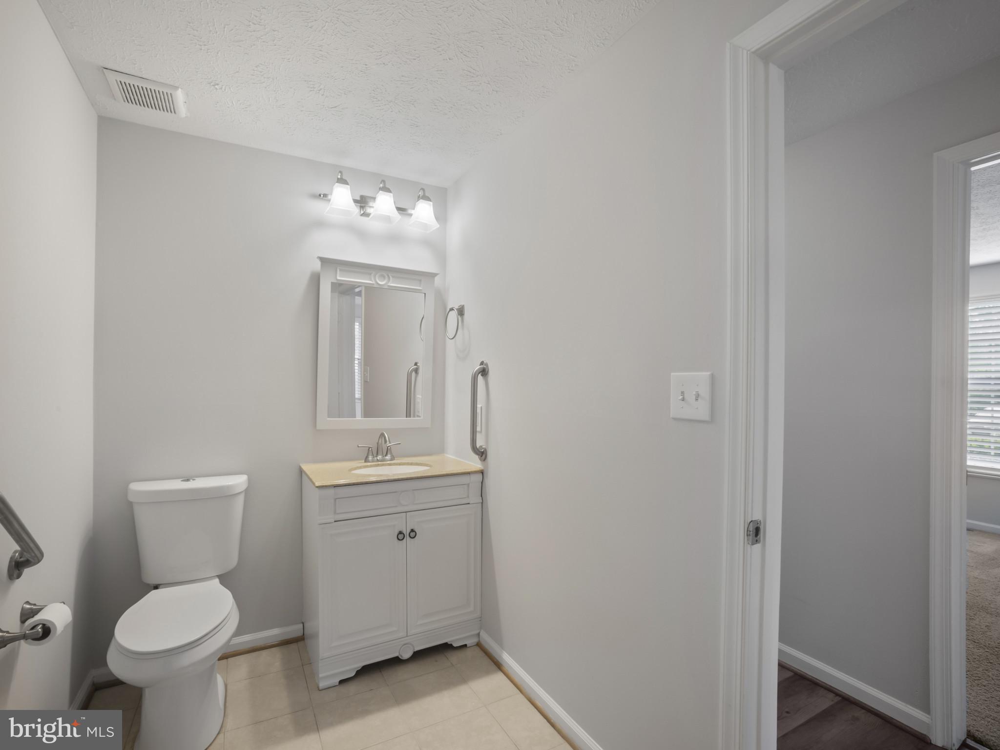 CHESTNUT GABLE - Residential Lease