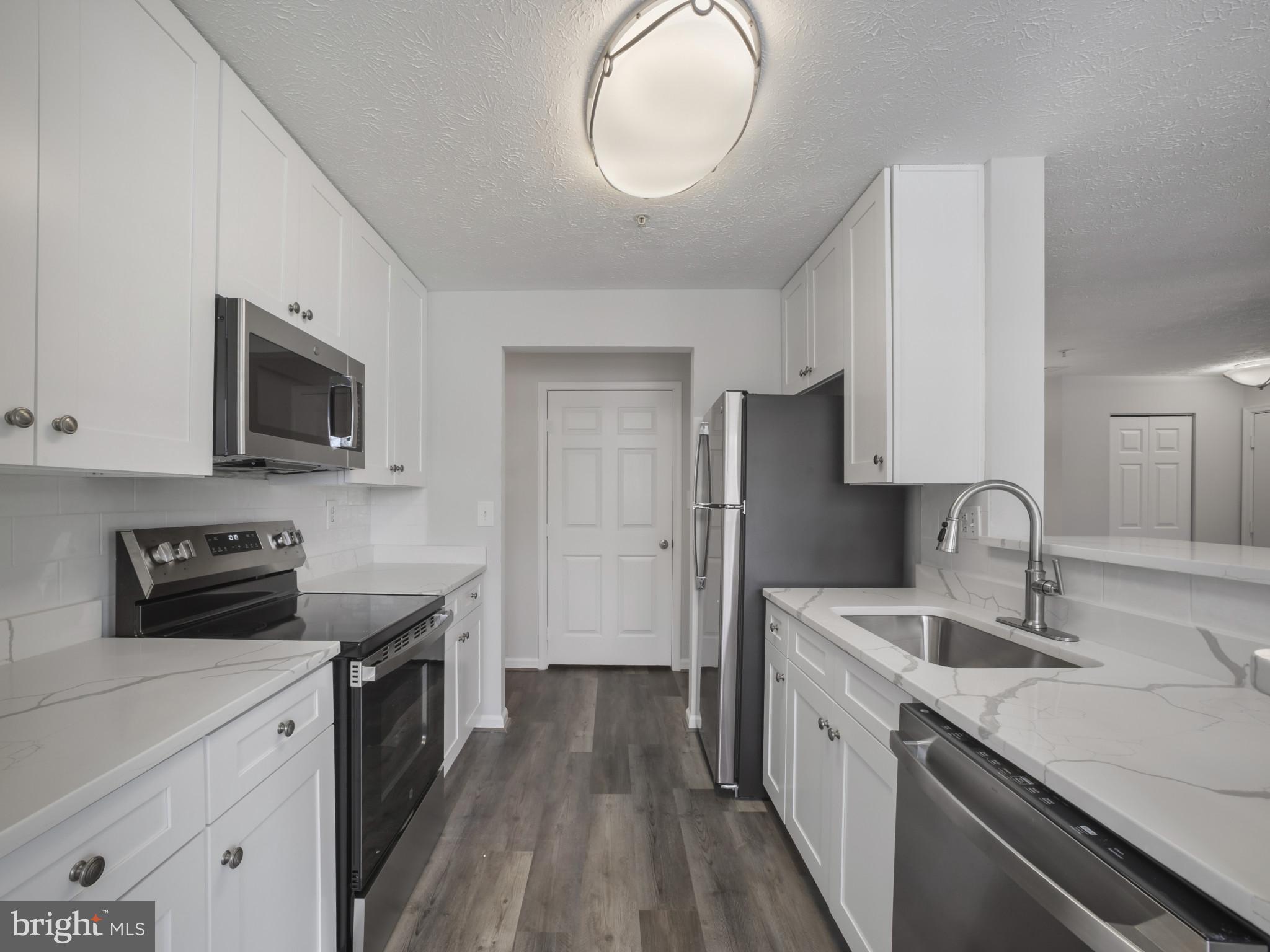 CHESTNUT GABLE - Residential Lease