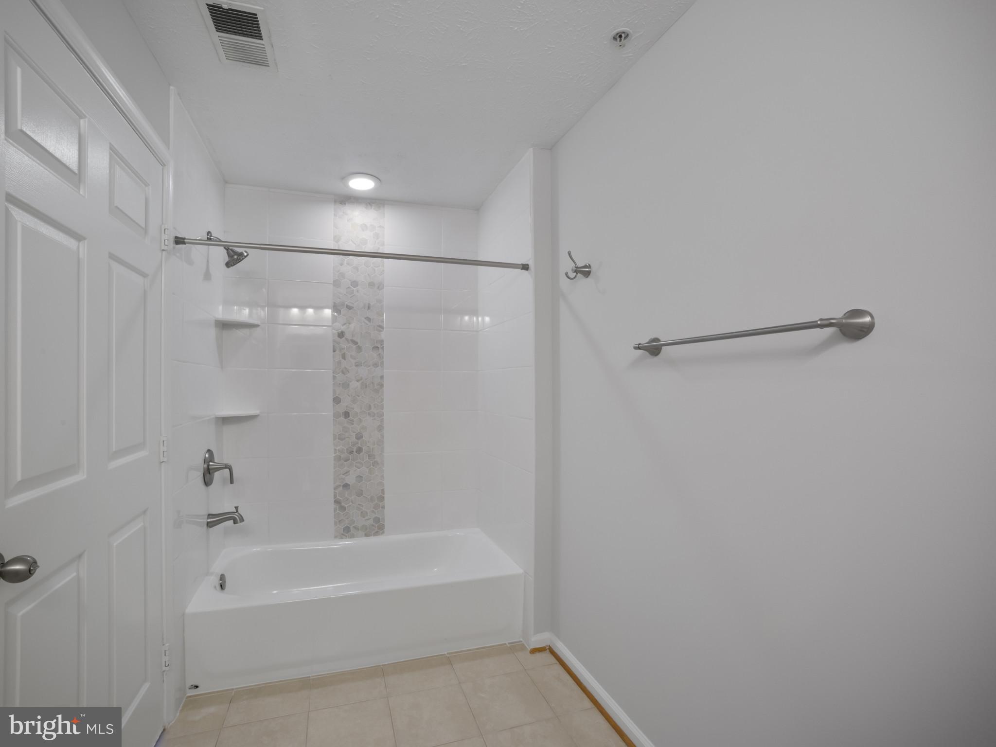 CHESTNUT GABLE - Residential Lease