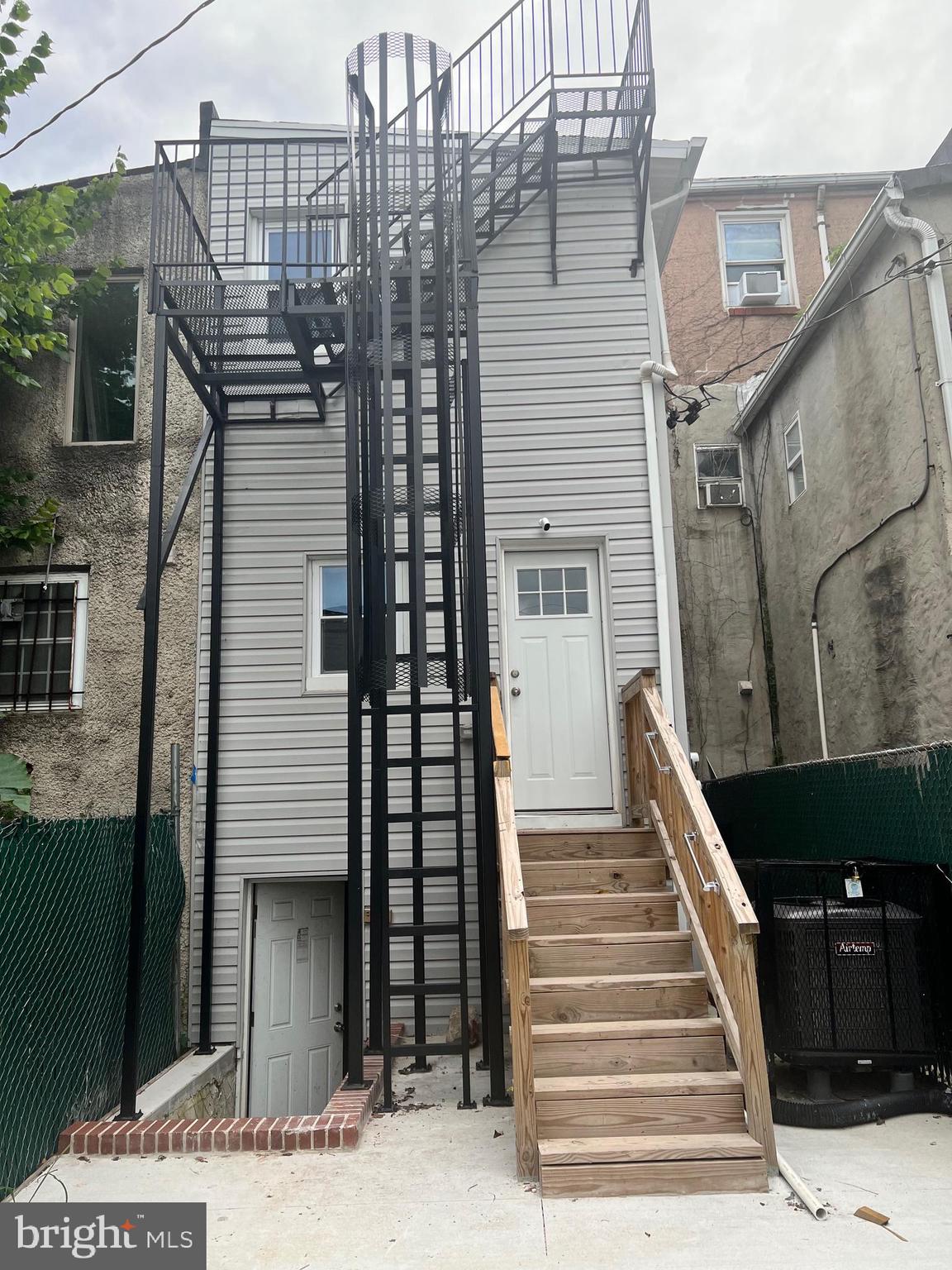 WINCHESTER - Residential