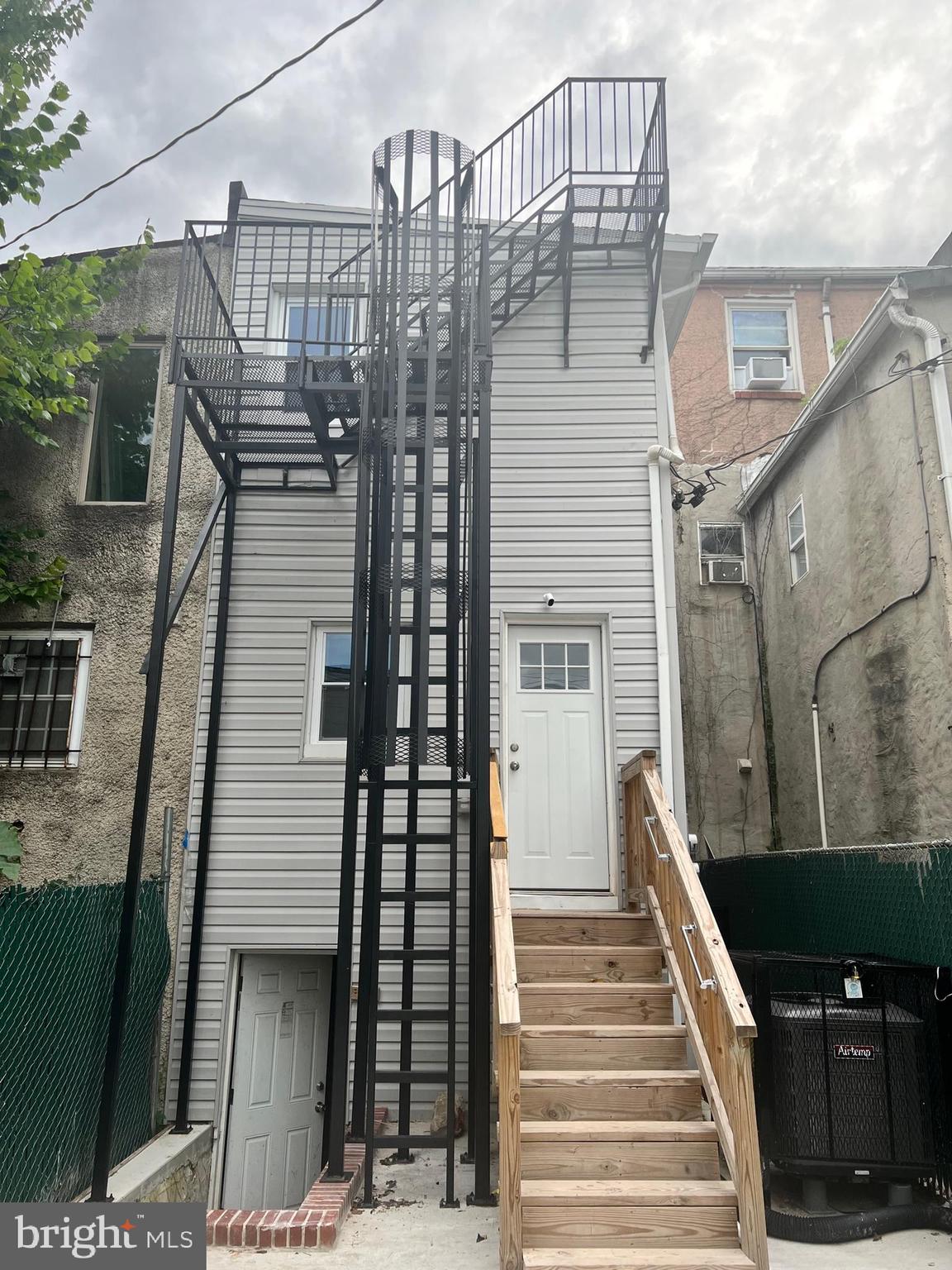 WINCHESTER - Residential