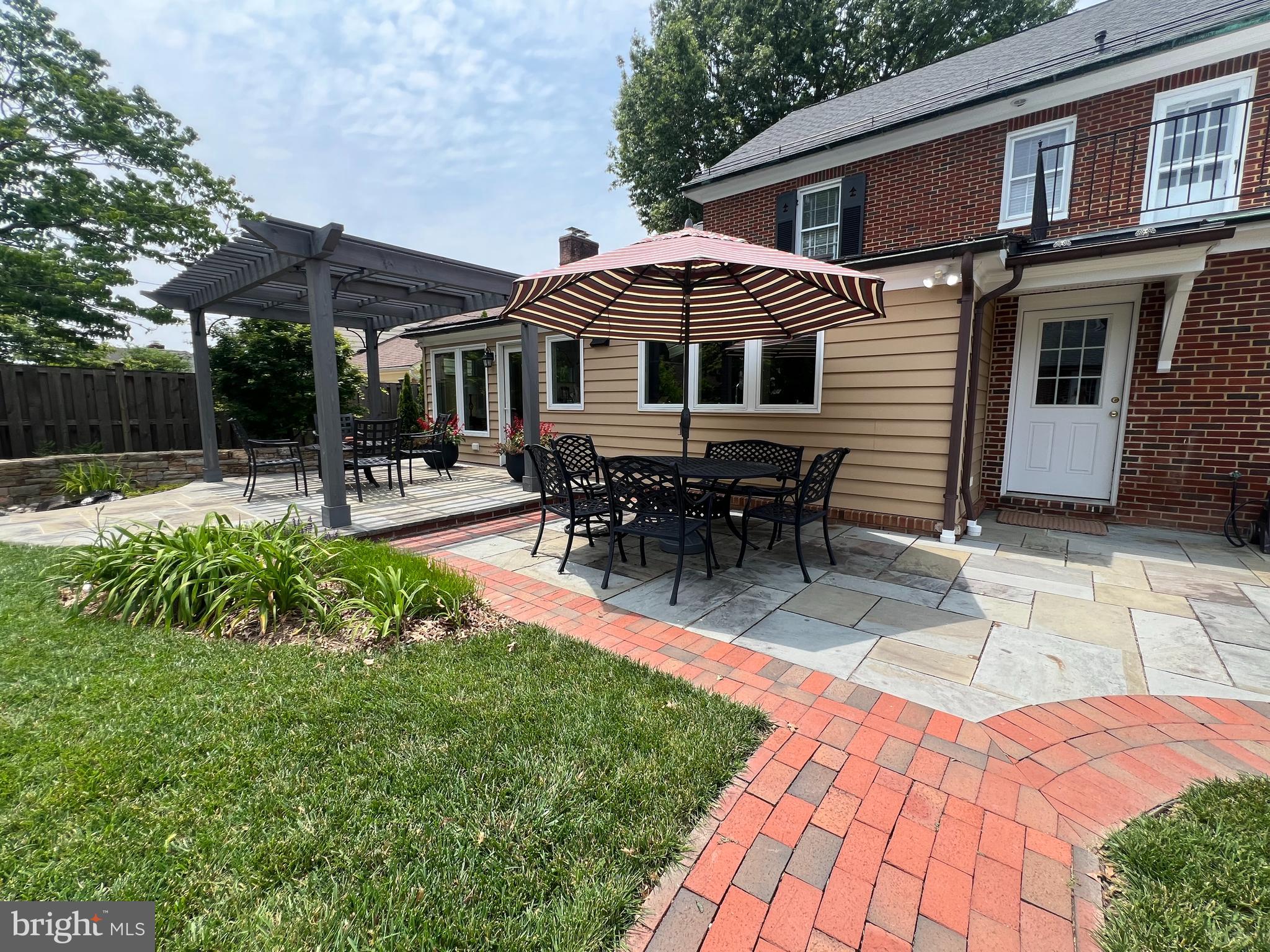 332 MAGNOLIA AVENUE