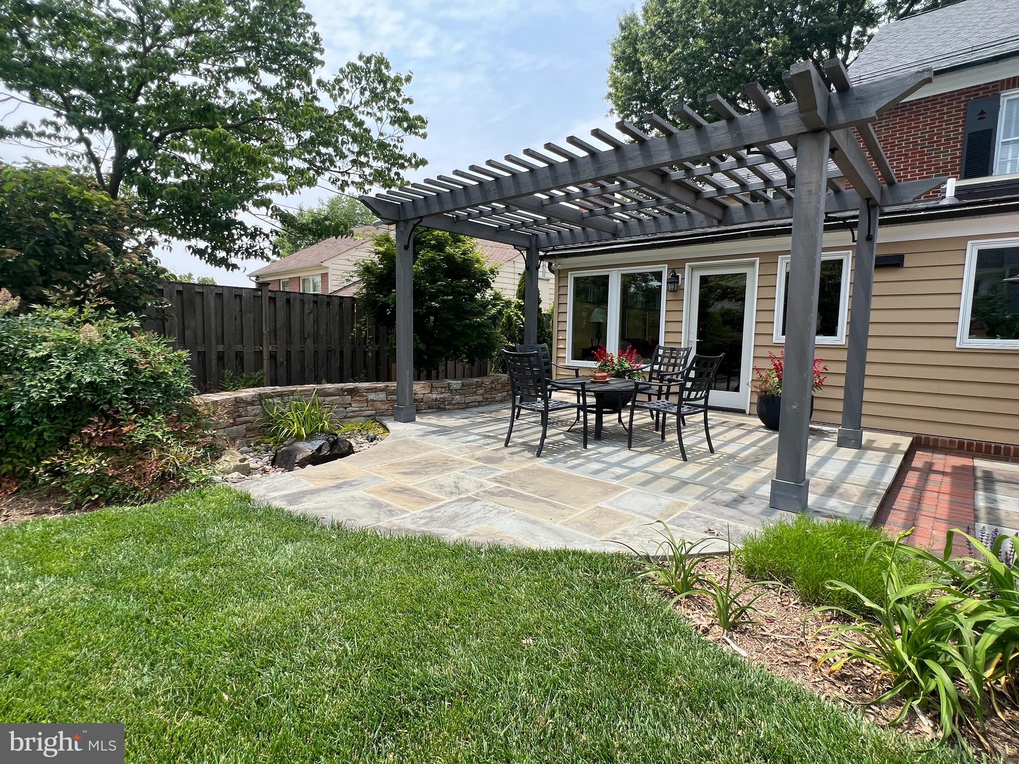 332 MAGNOLIA AVENUE