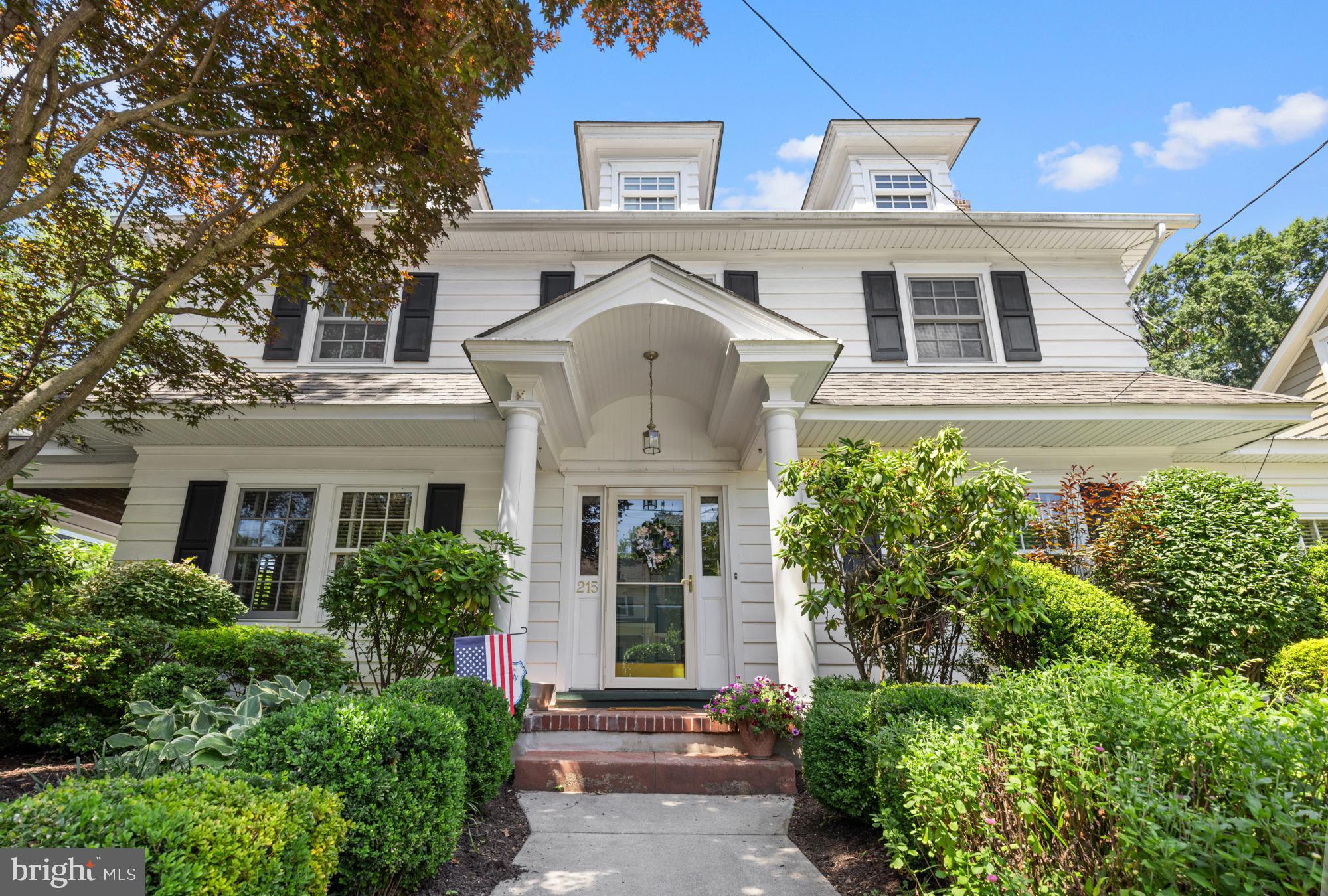 215 JEFFERSON AVENUE