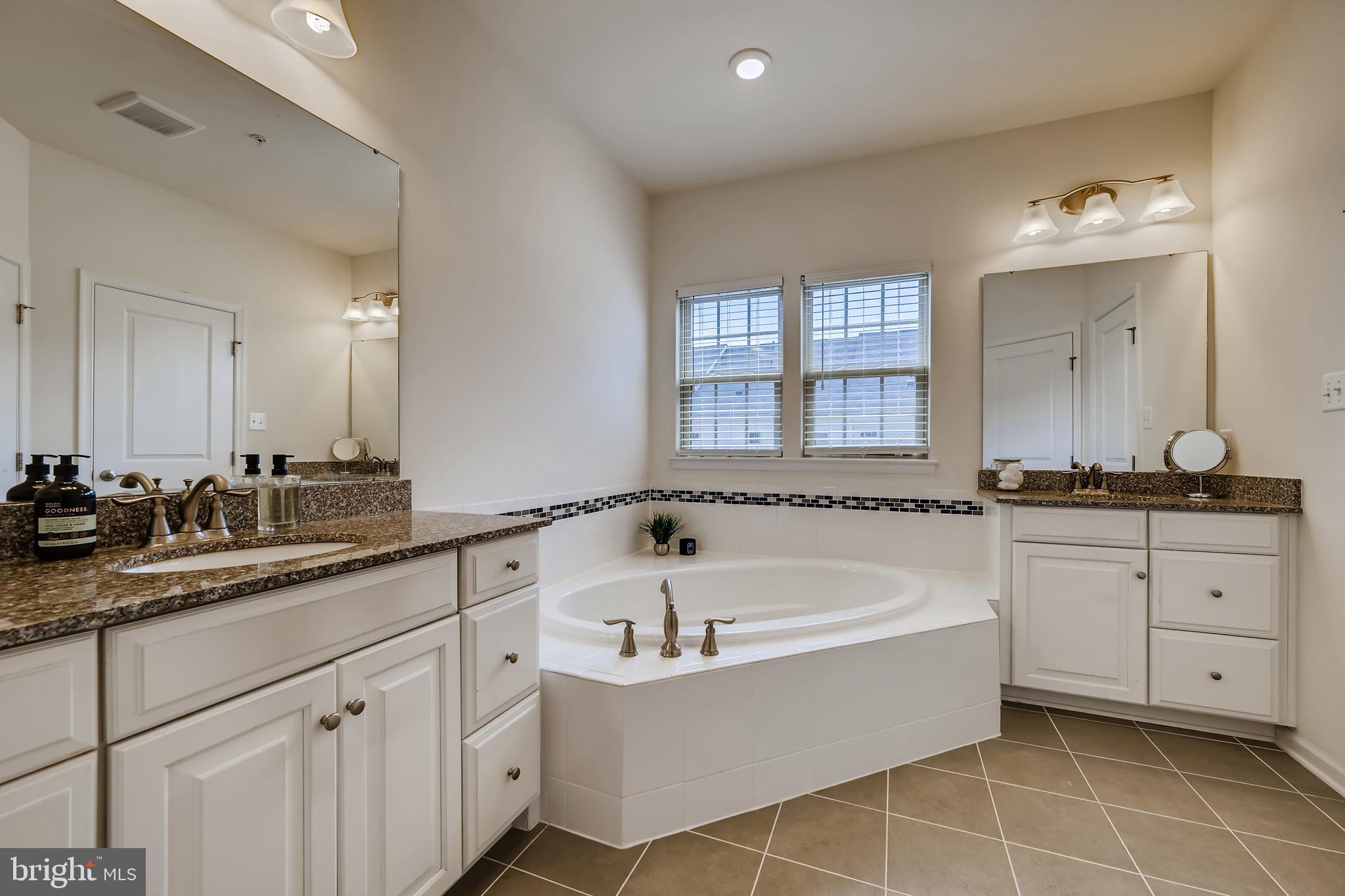 PINEY ORCHARD - Residential