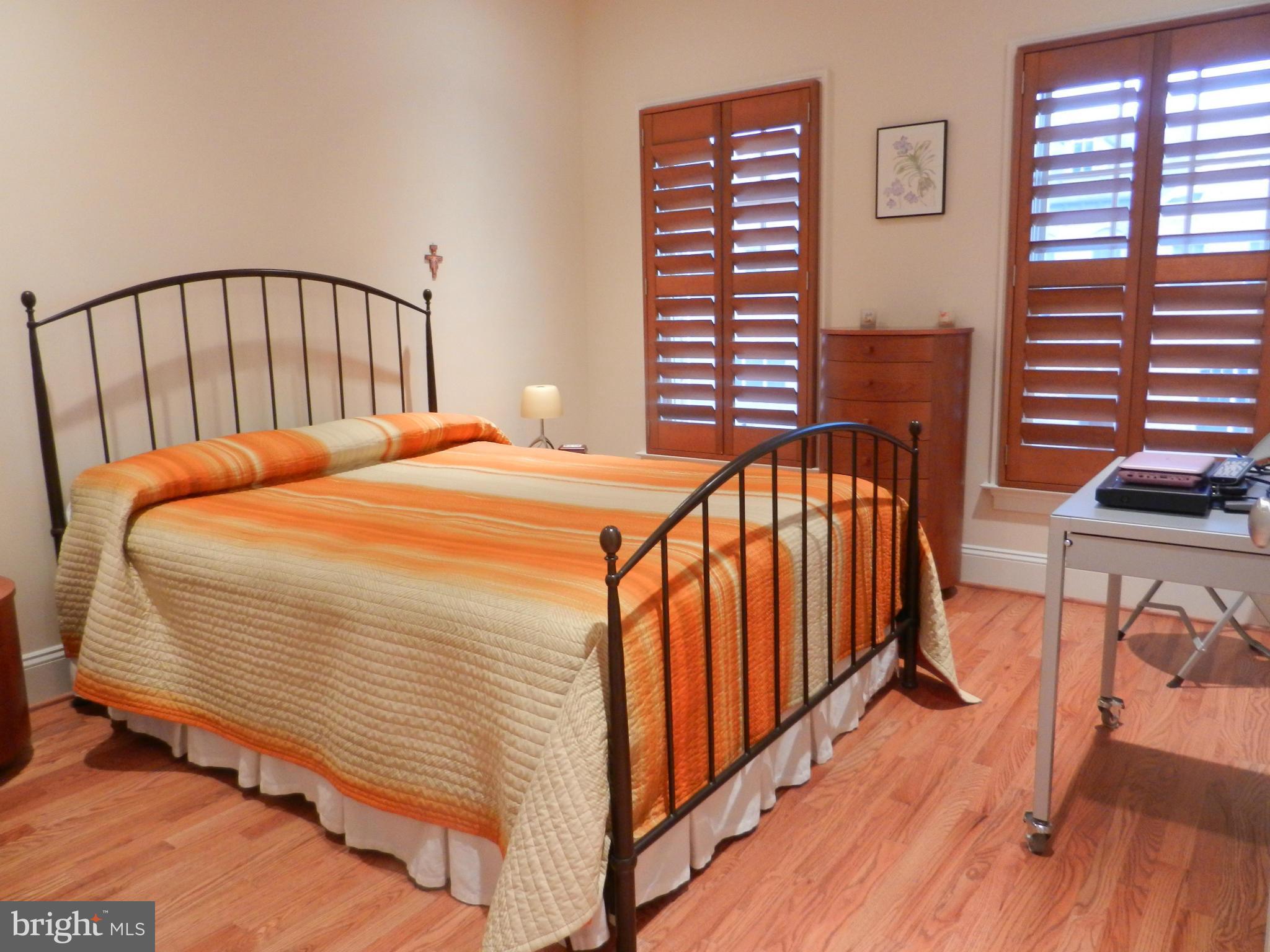 STOCKWELL MANOR - Residential Lease