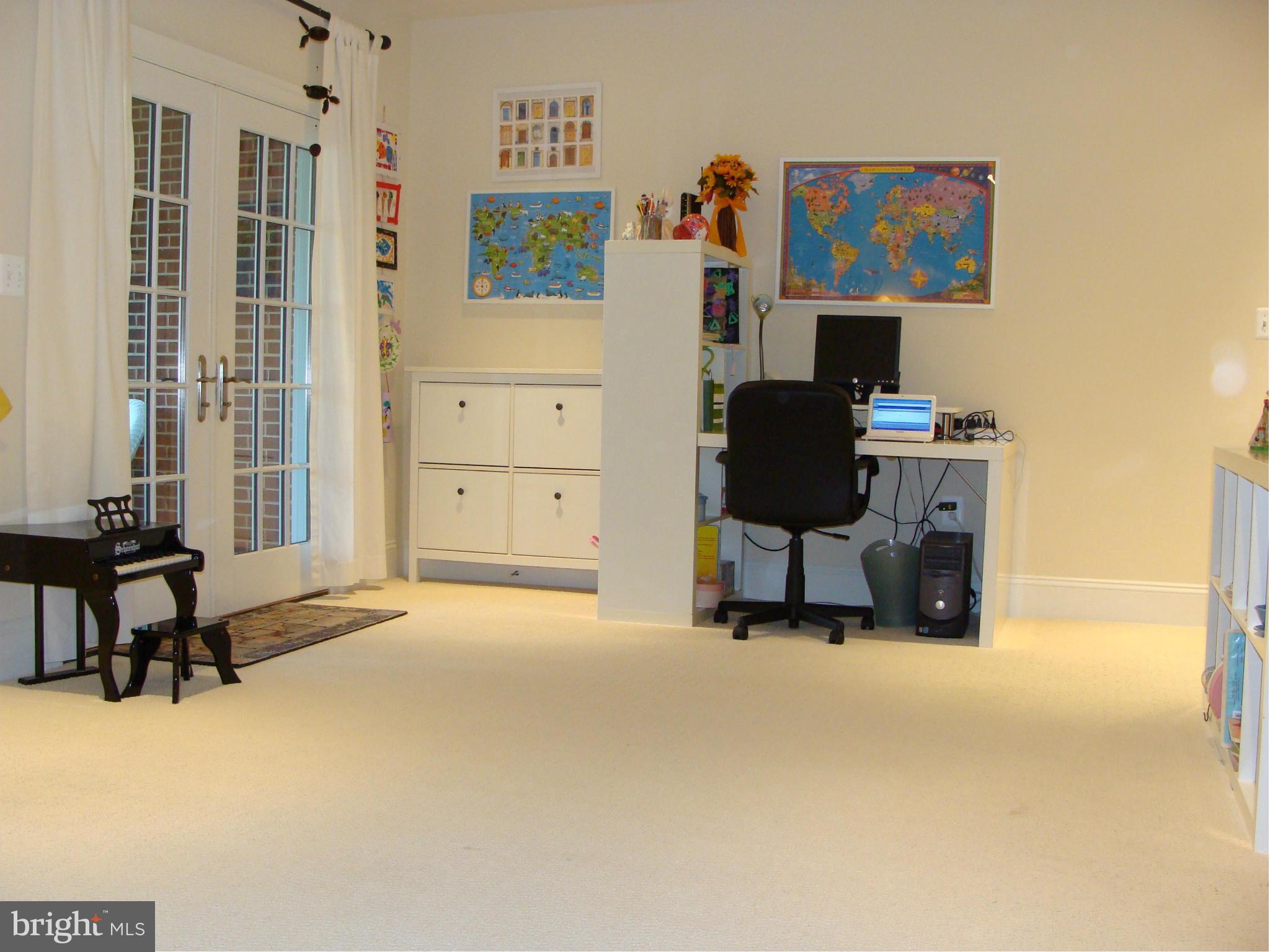 STOCKWELL MANOR - Residential Lease