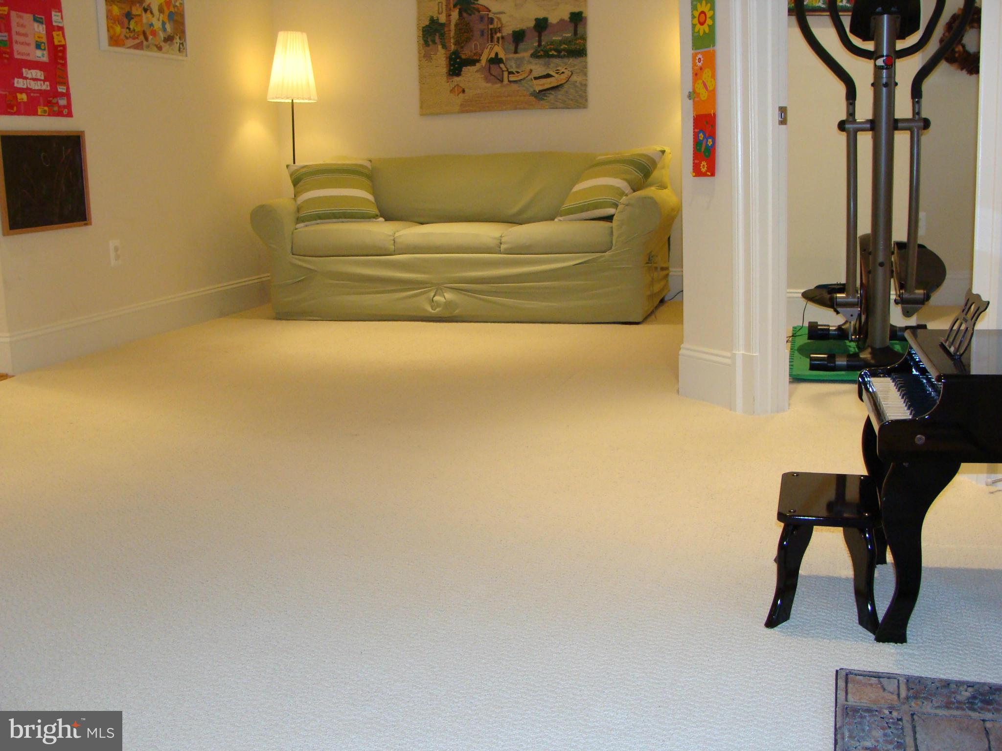 STOCKWELL MANOR - Residential Lease