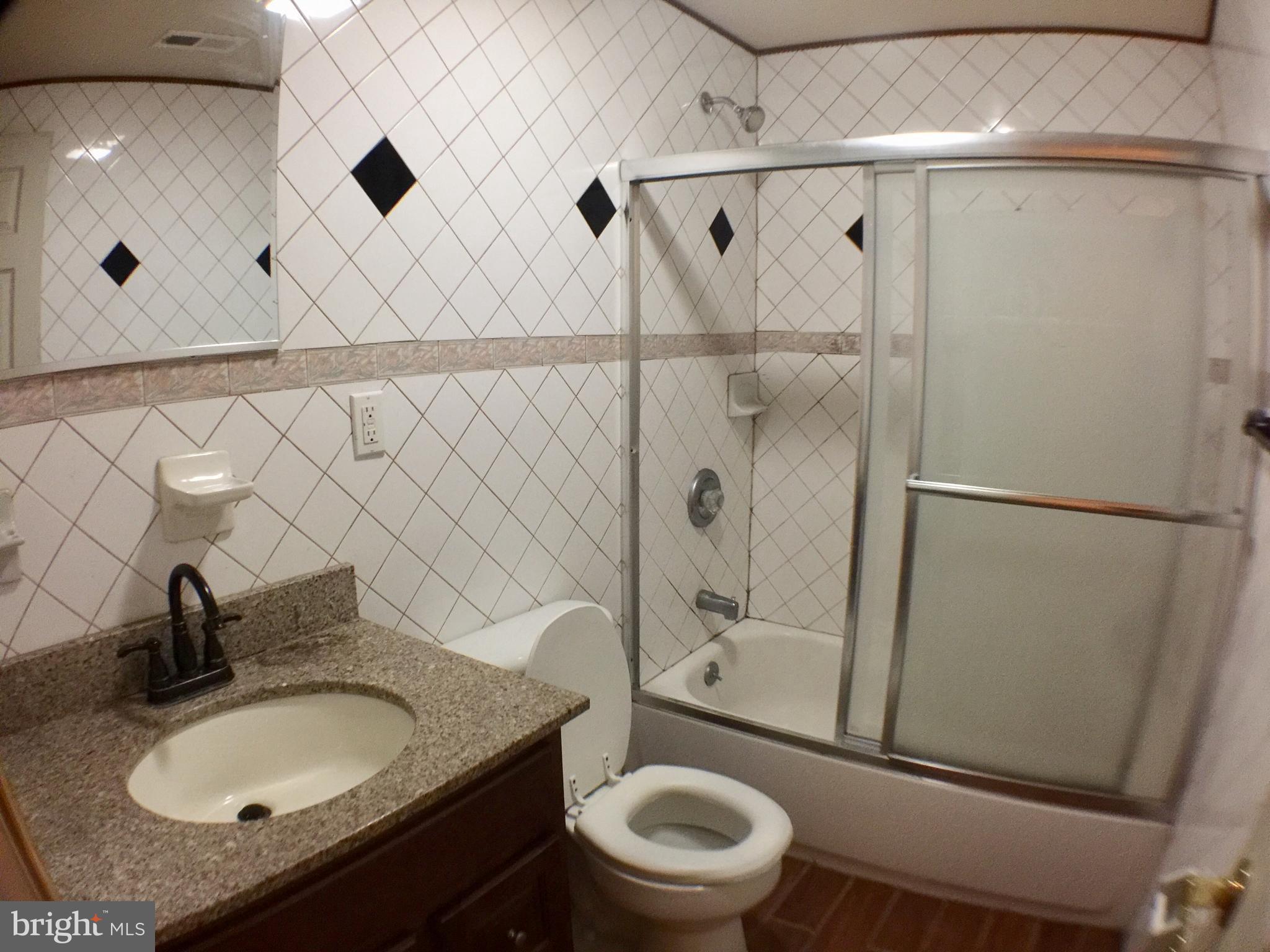 CHINATOWN - Residential Lease