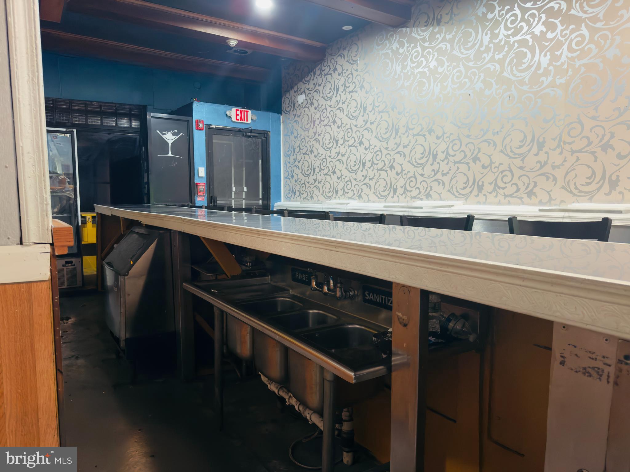 FELTONVILLE - Commercial Sale