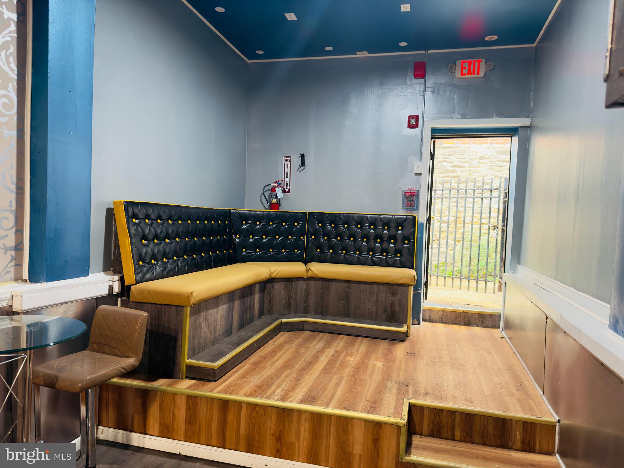 FELTONVILLE - Commercial Sale