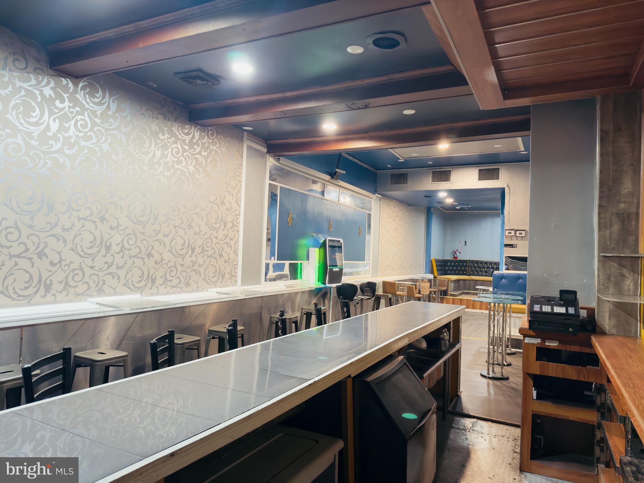 FELTONVILLE - Commercial Sale