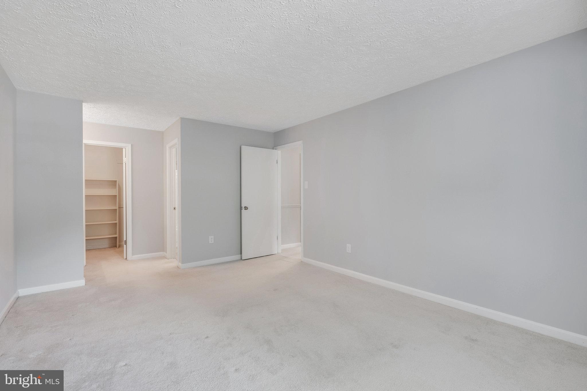 THE OAKTON - Residential