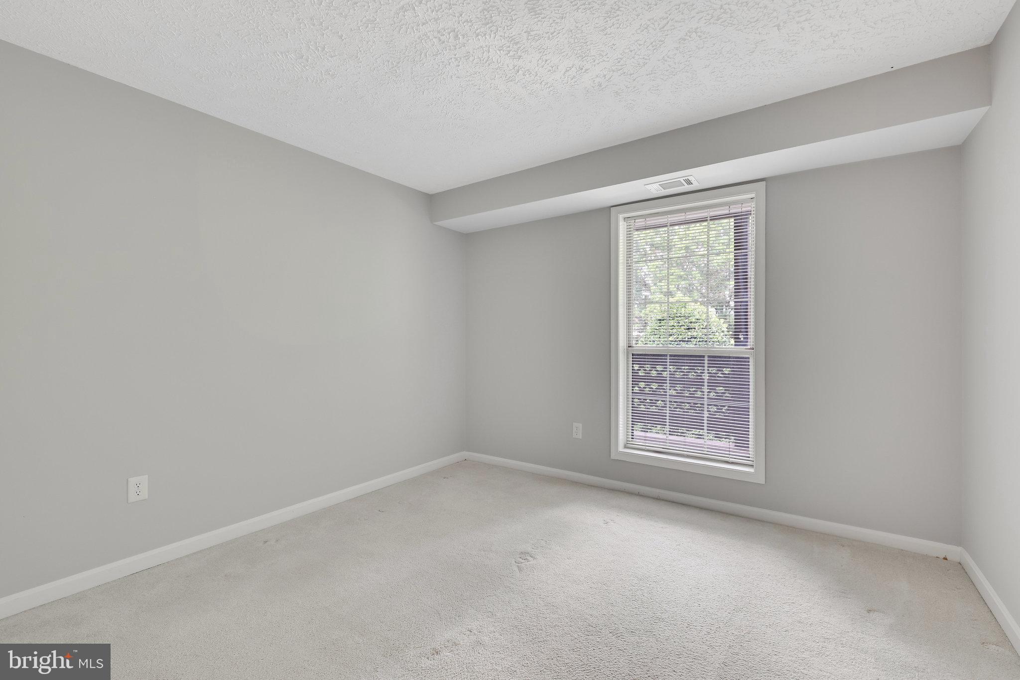 THE OAKTON - Residential