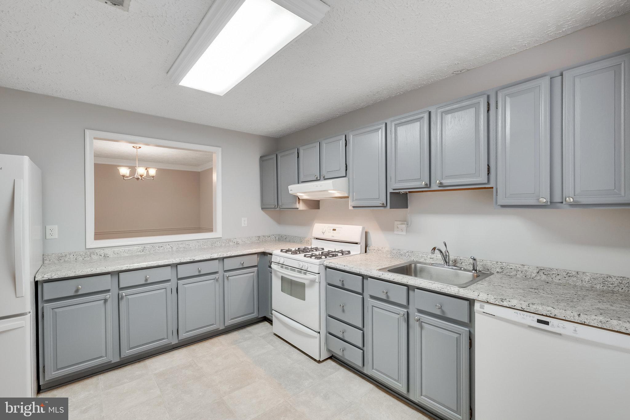 THE OAKTON - Residential